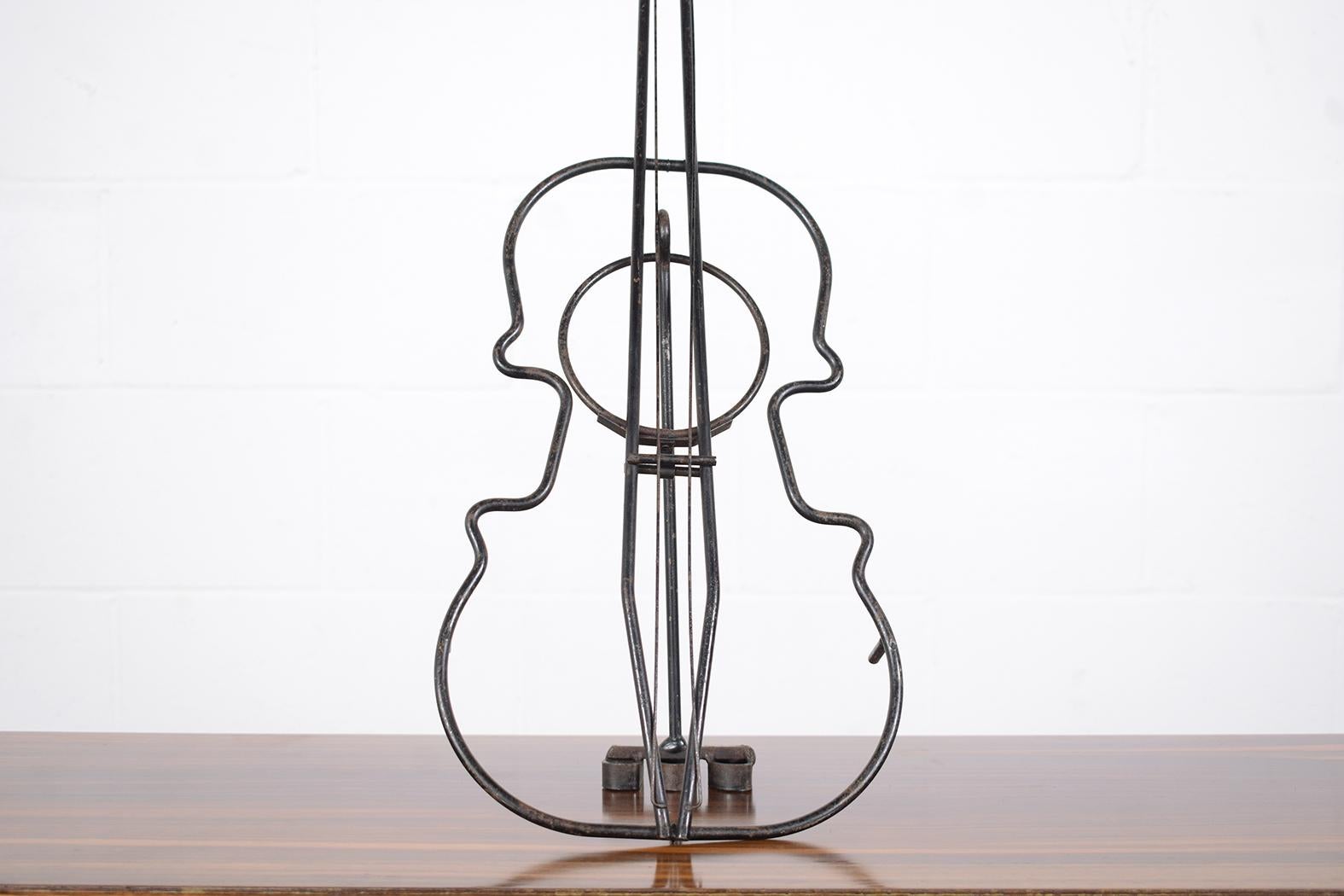 Antike Skulptur-Vintage- Violine  (Frühes 20. Jahrhundert) im Angebot