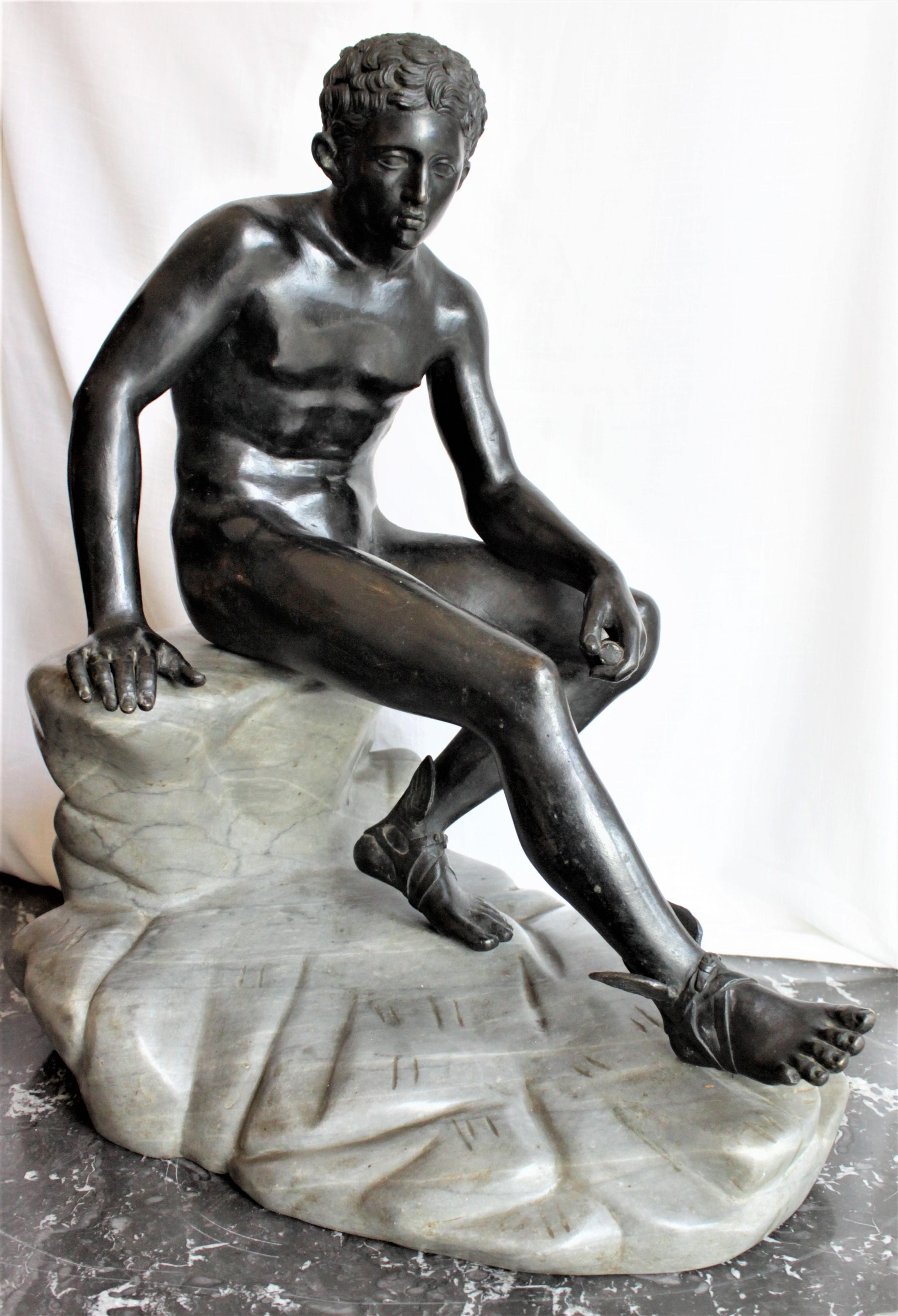 Antike sitzende griechische Gott Hermes patiniert Grand Tour gegossen Bronze-Skulptur (Neugriechisch) im Angebot