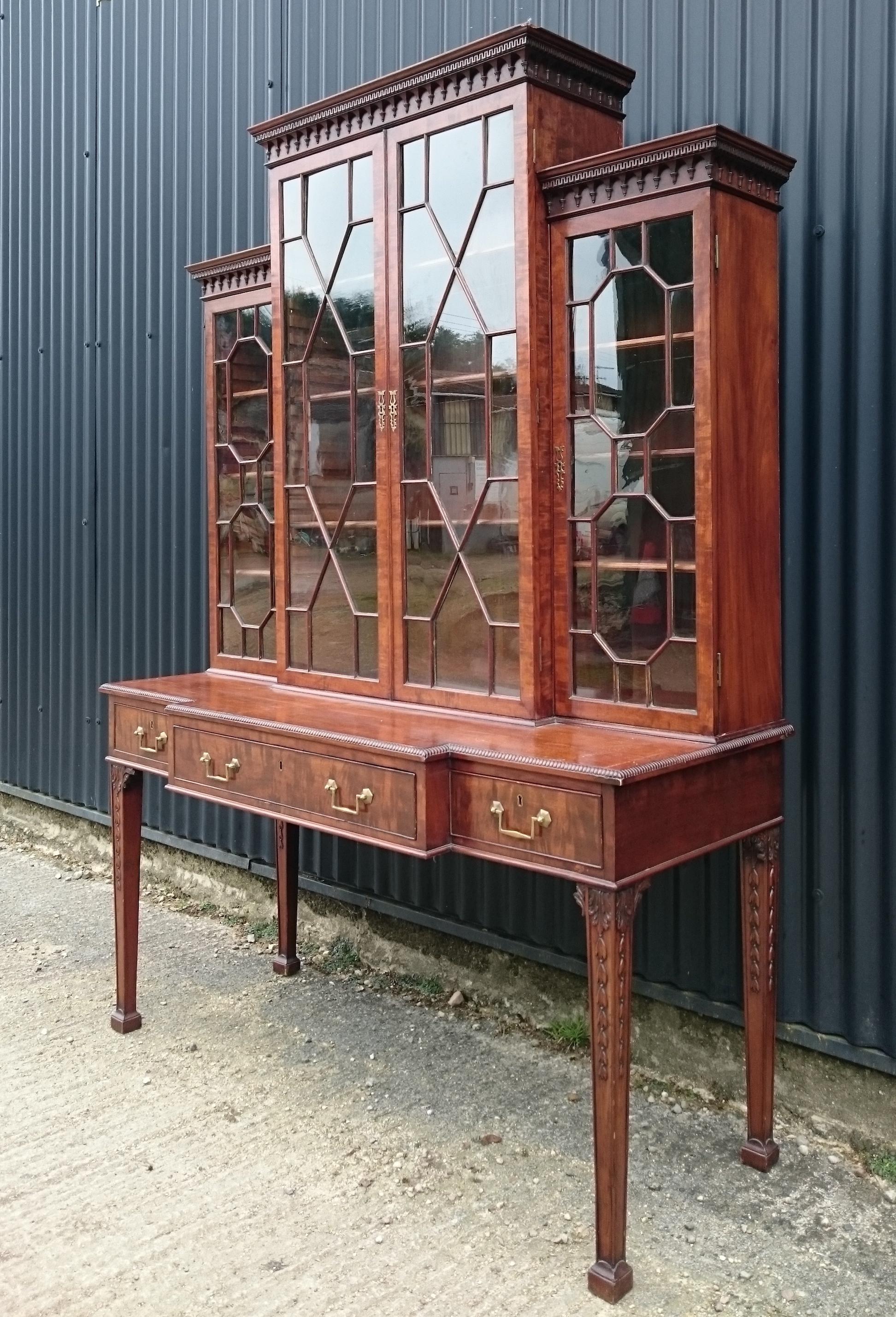 Antique Secretary Bookcase In Fair Condition For Sale In Gloucestershire, GB