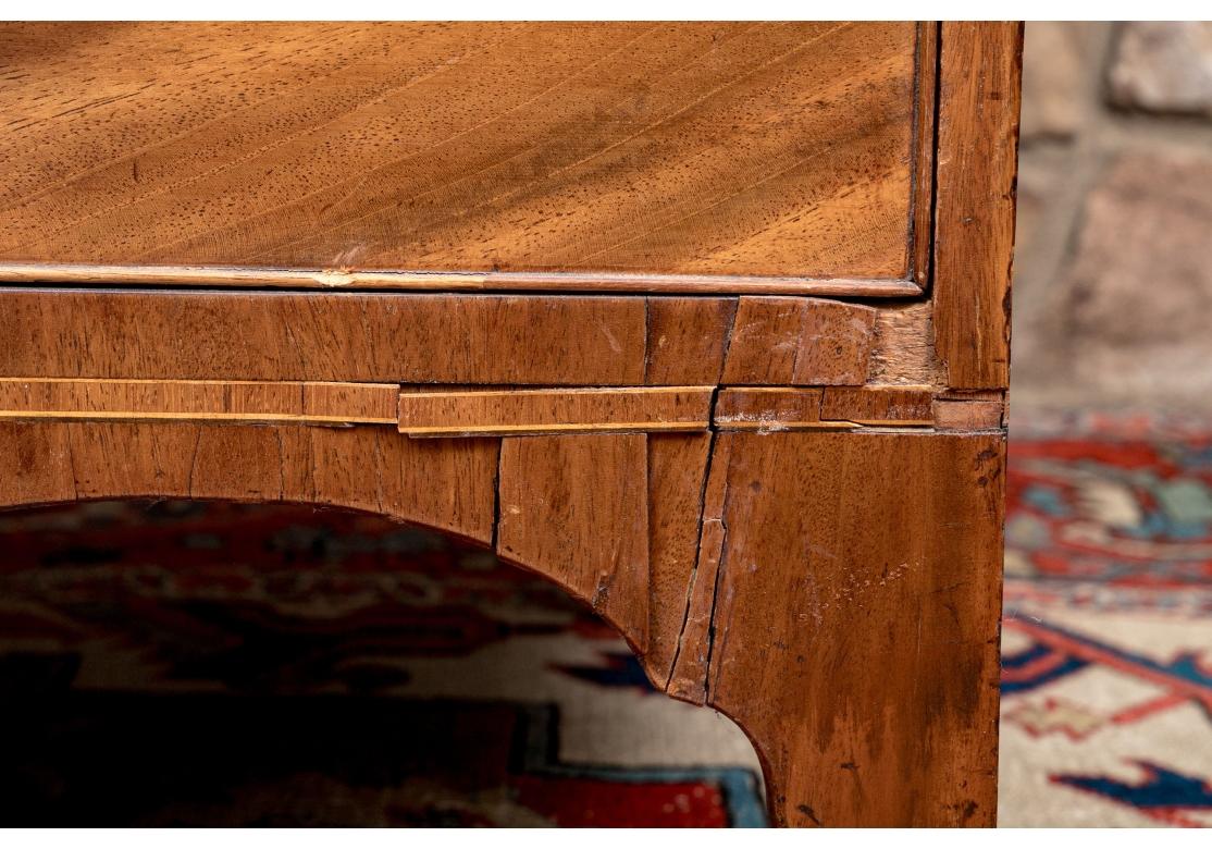 Ancienne commode secrétaire dans le style de Michael Allison à restaurer en vente 6