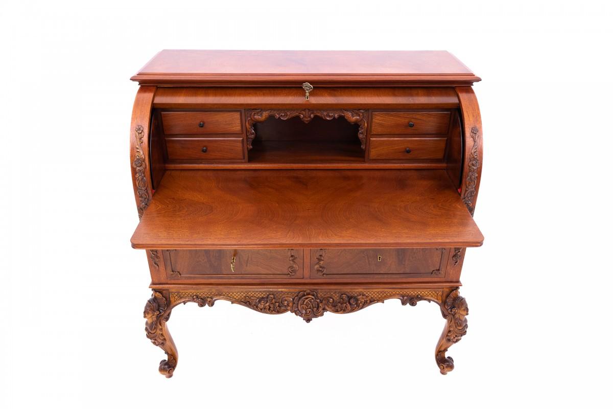 Antique secretary from the end of the 19th century, Scandinavia.

Furniture in very good condition, after professional renovation.

Dimensions: height 106 cm / width 112 cm / depth 56 cm