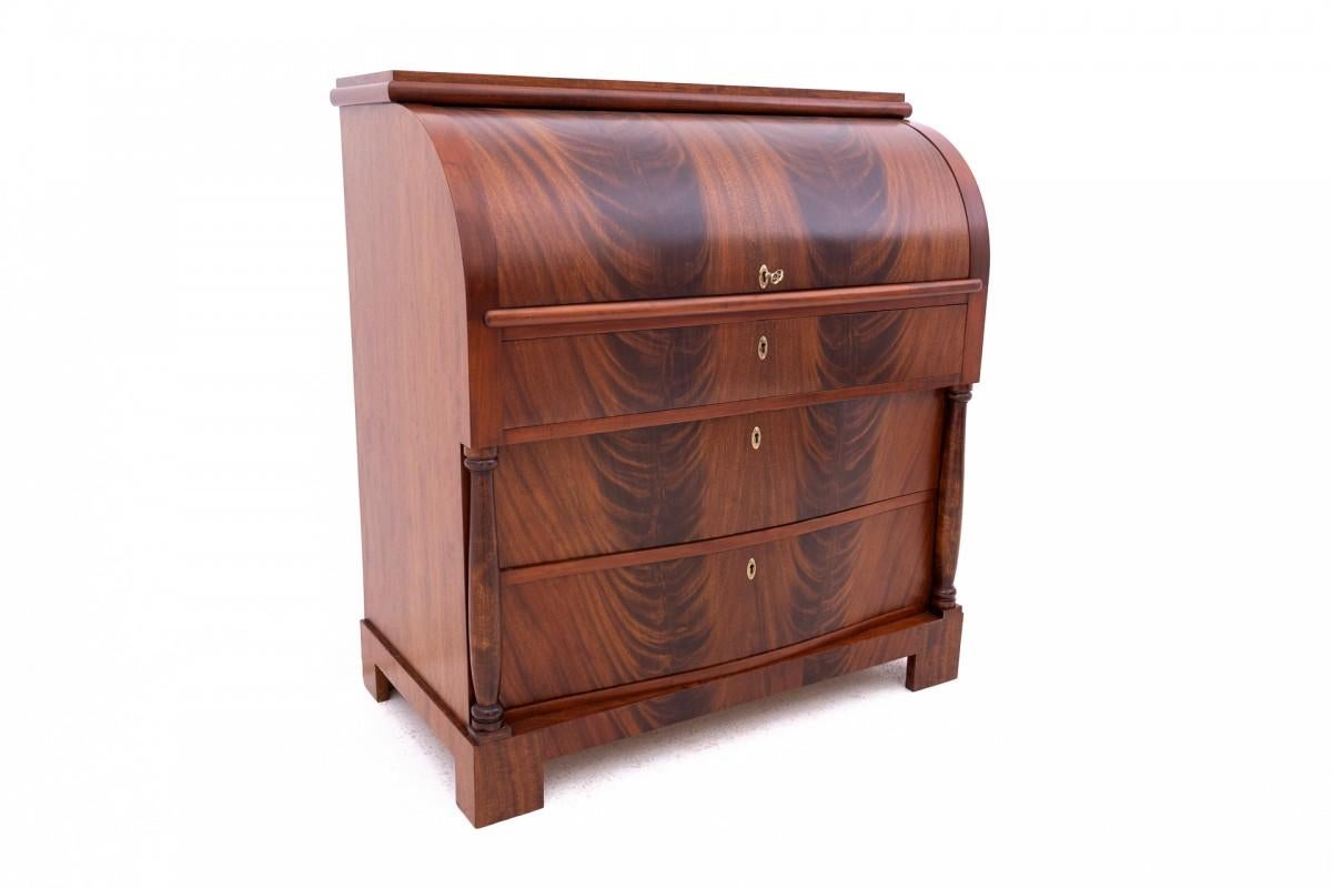 Antique secretary from the end of the 19th century, Scandinavia.

The furniture is in very good condition, after professional renovation.

Dimensions: height 111 cm / width 103 cm / depth 56 cm