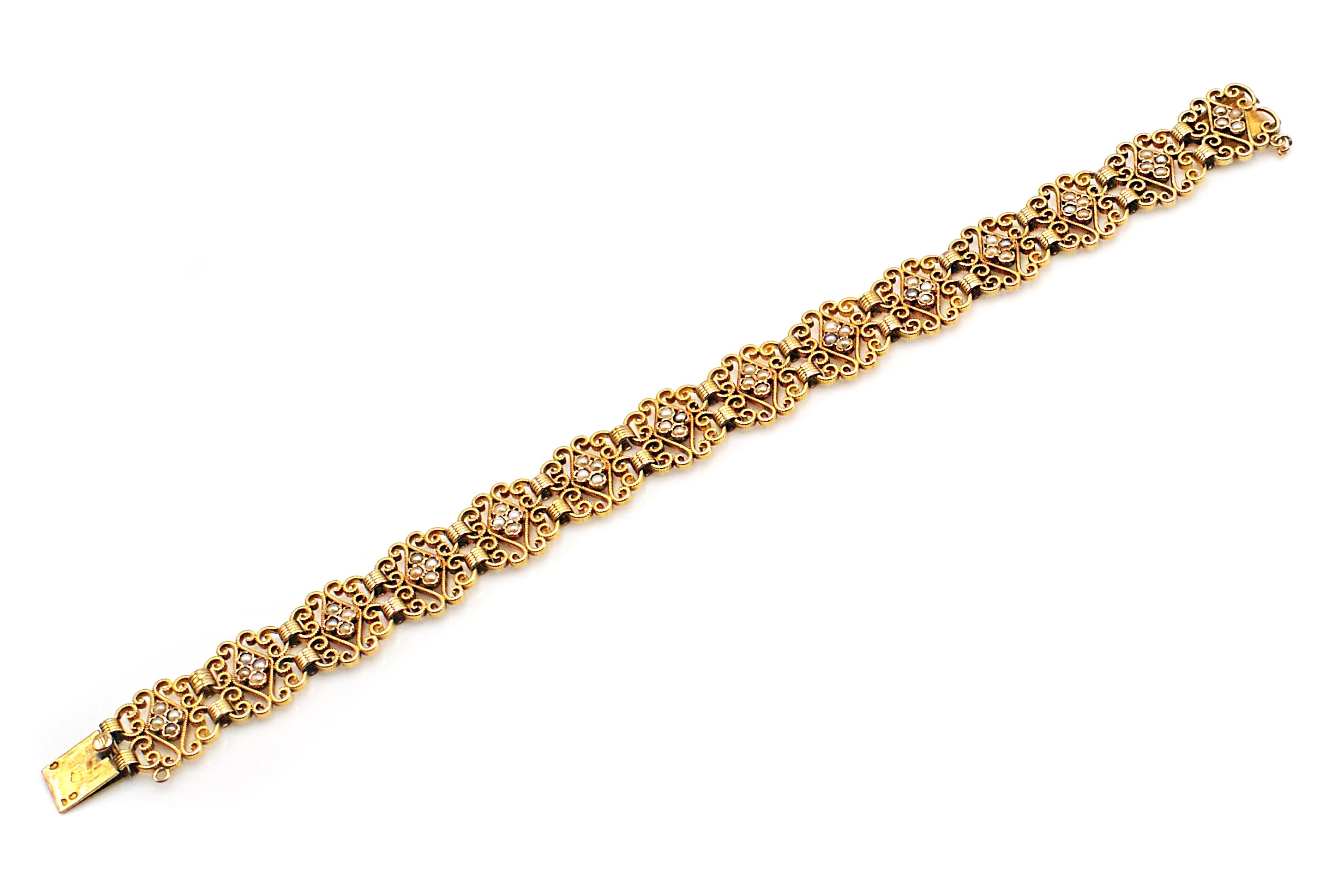 Antique Seed Pearl 18 Karat Yellow Gold Bracelet In Excellent Condition In New York, NY