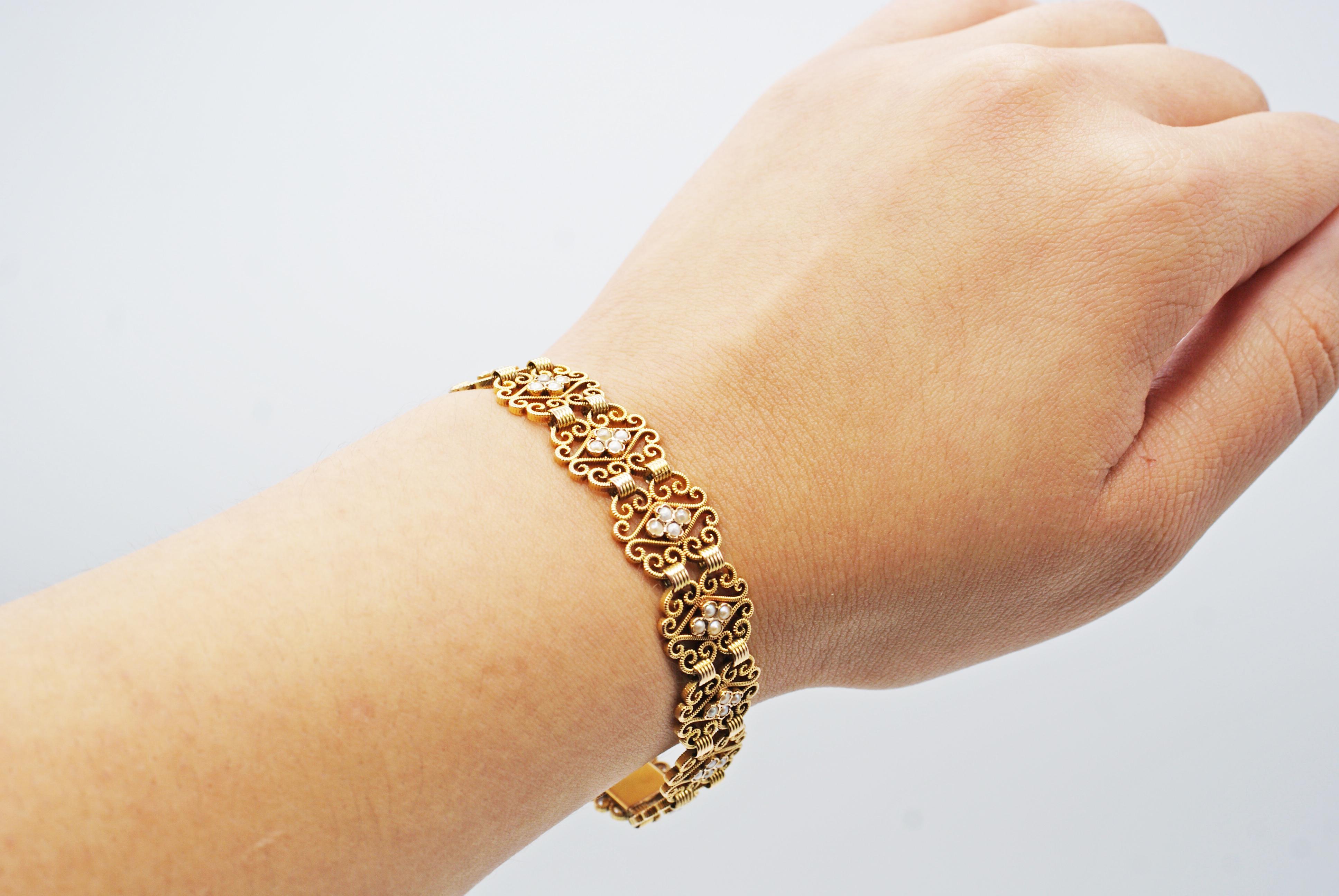 Women's or Men's Antique Seed Pearl 18 Karat Yellow Gold Bracelet