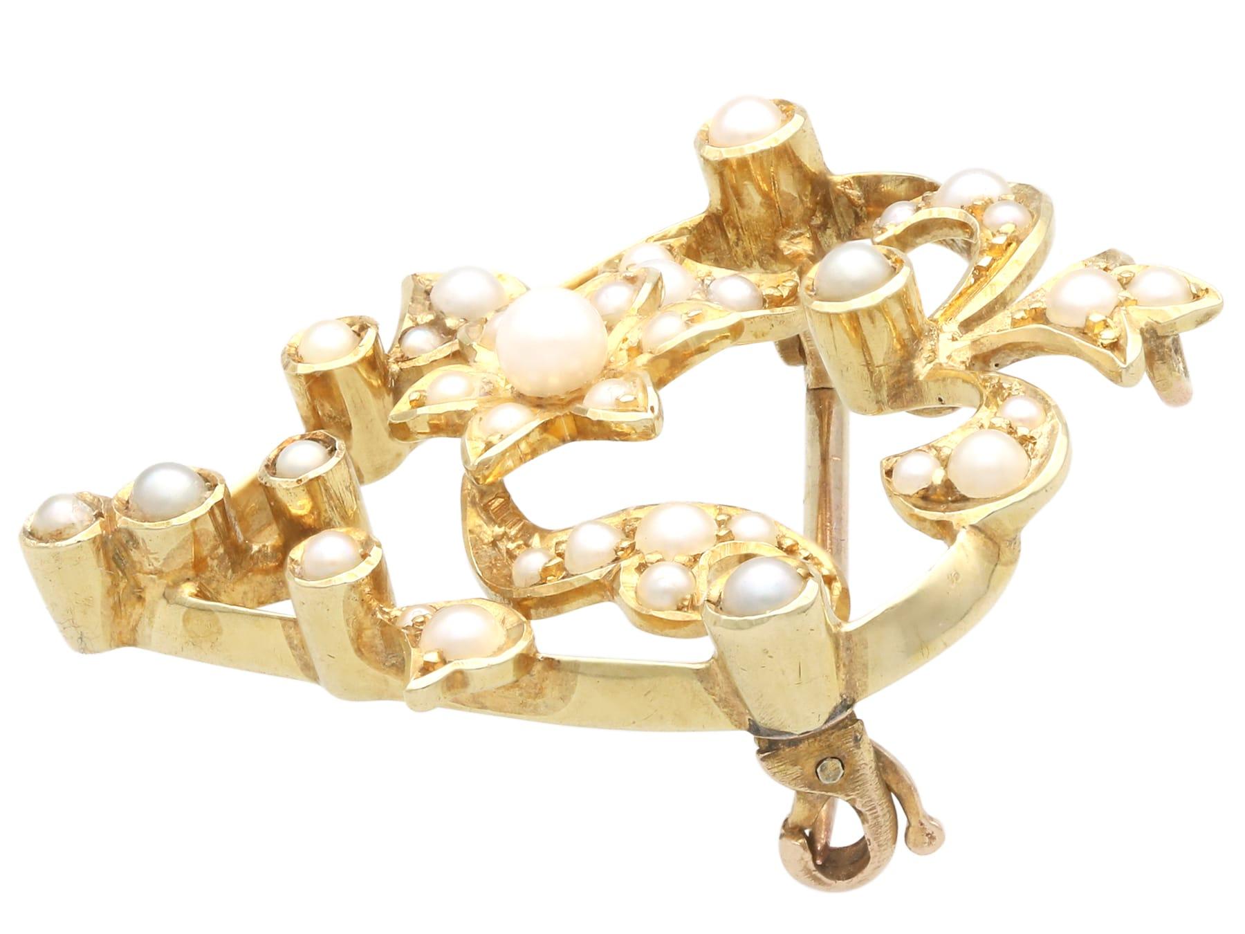 Collier / Broche ancien en perles de rocaille et or jaune 15k Circa 1880 en vente 5