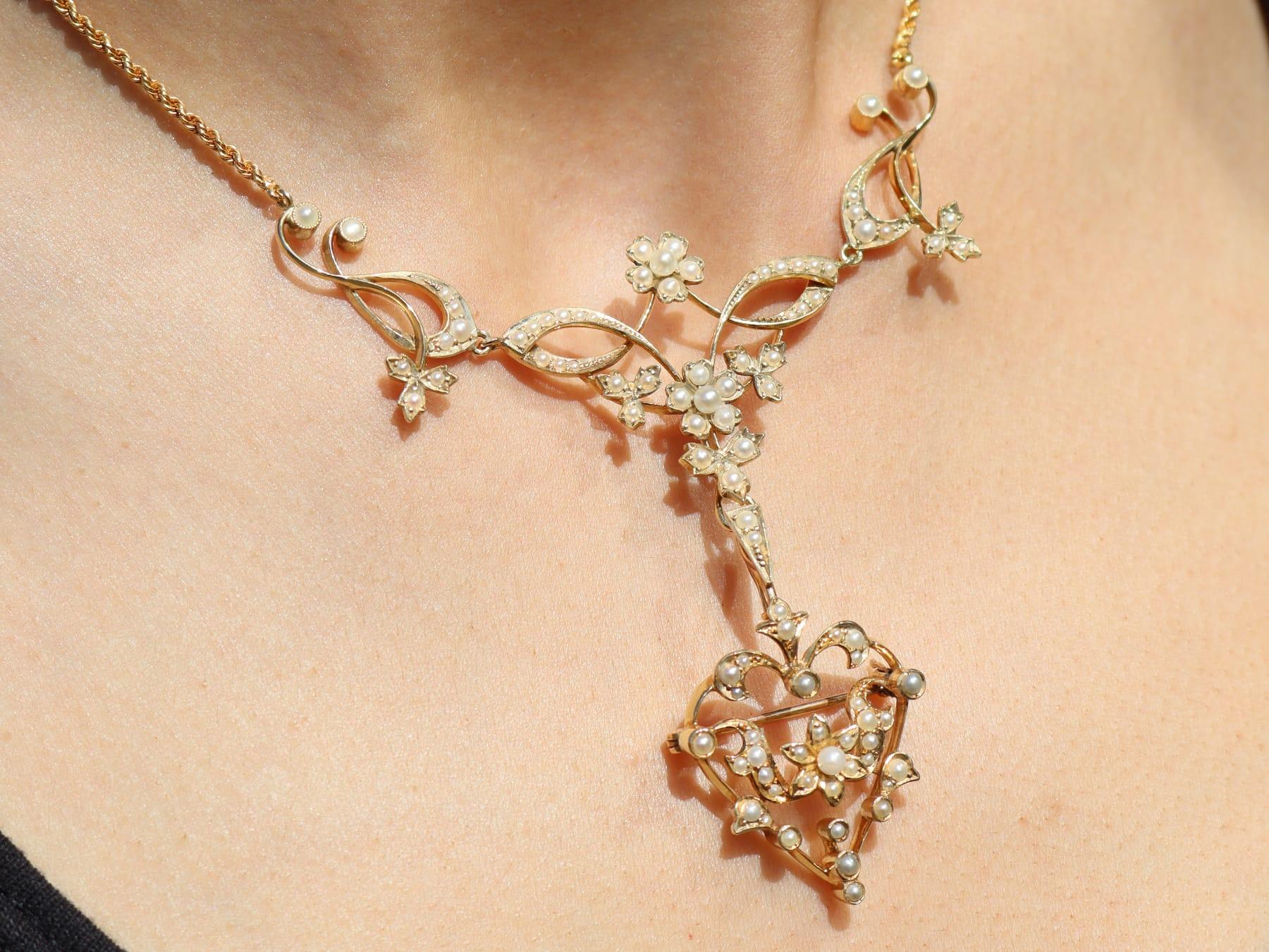 Collier / Broche ancien en perles de rocaille et or jaune 15k Circa 1880 en vente 13
