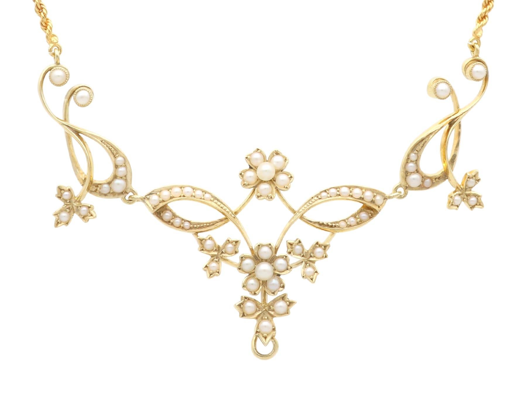 Collier / Broche ancien en perles de rocaille et or jaune 15k Circa 1880 Unisexe en vente