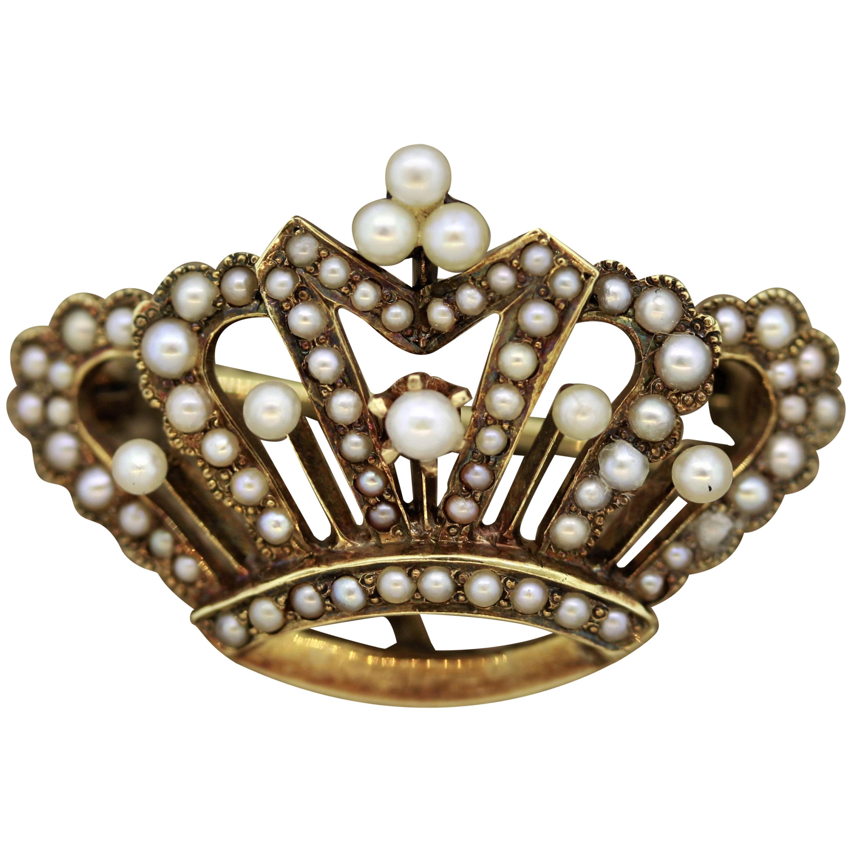 Broche couronne ancienne en or avec perles de rocaille et perles