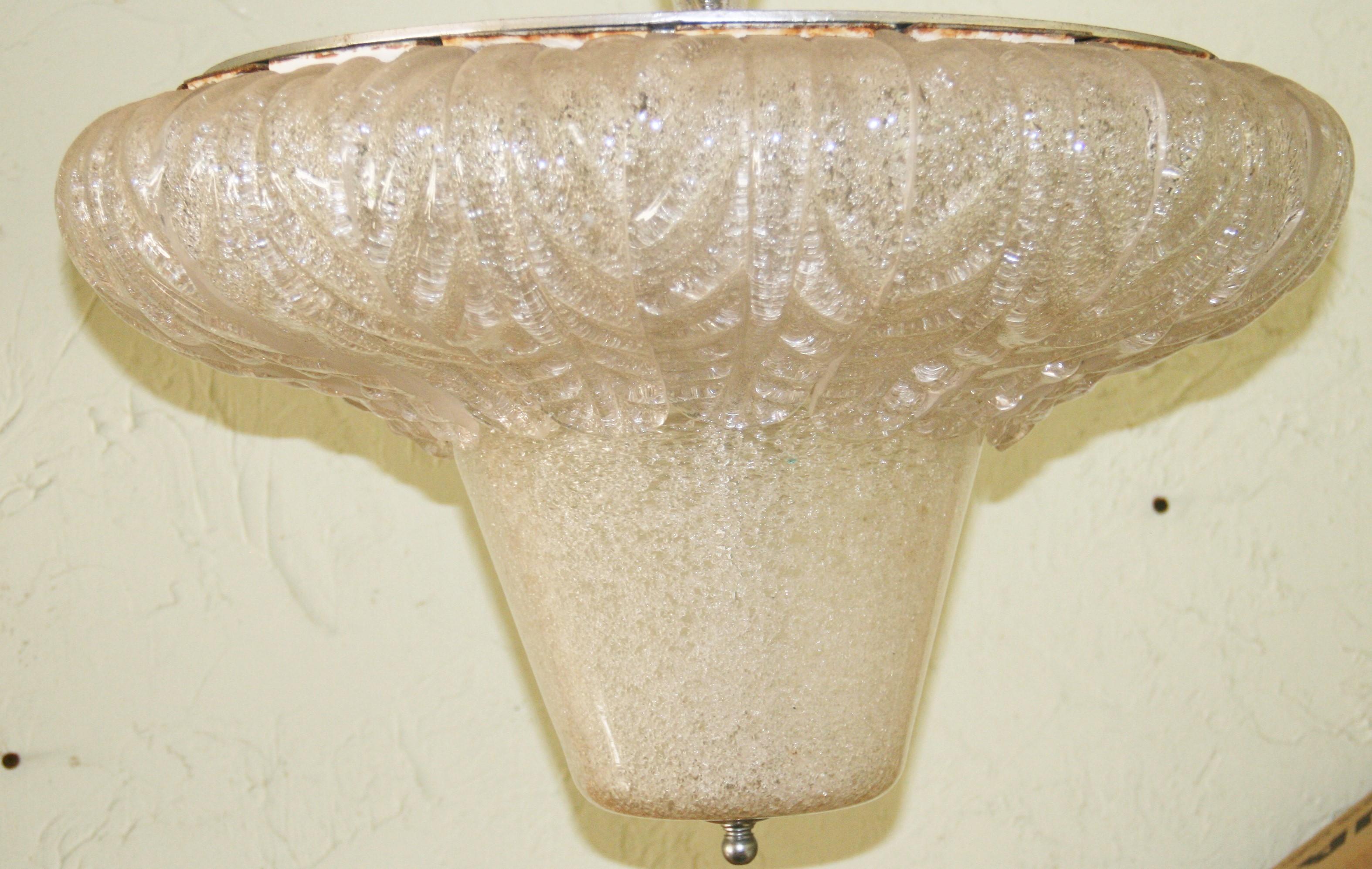 Antique Seguso Oversized Murano Glass Tulip Chandelier In Good Condition For Sale In Douglas Manor, NY