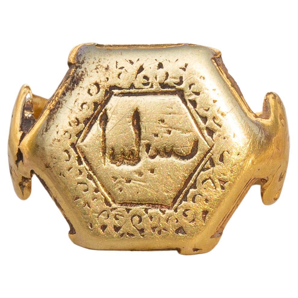 Antique Seljuk ‘Selçuklu’ Period Gold Islamic Medieval Signet Ring 11th-13th C