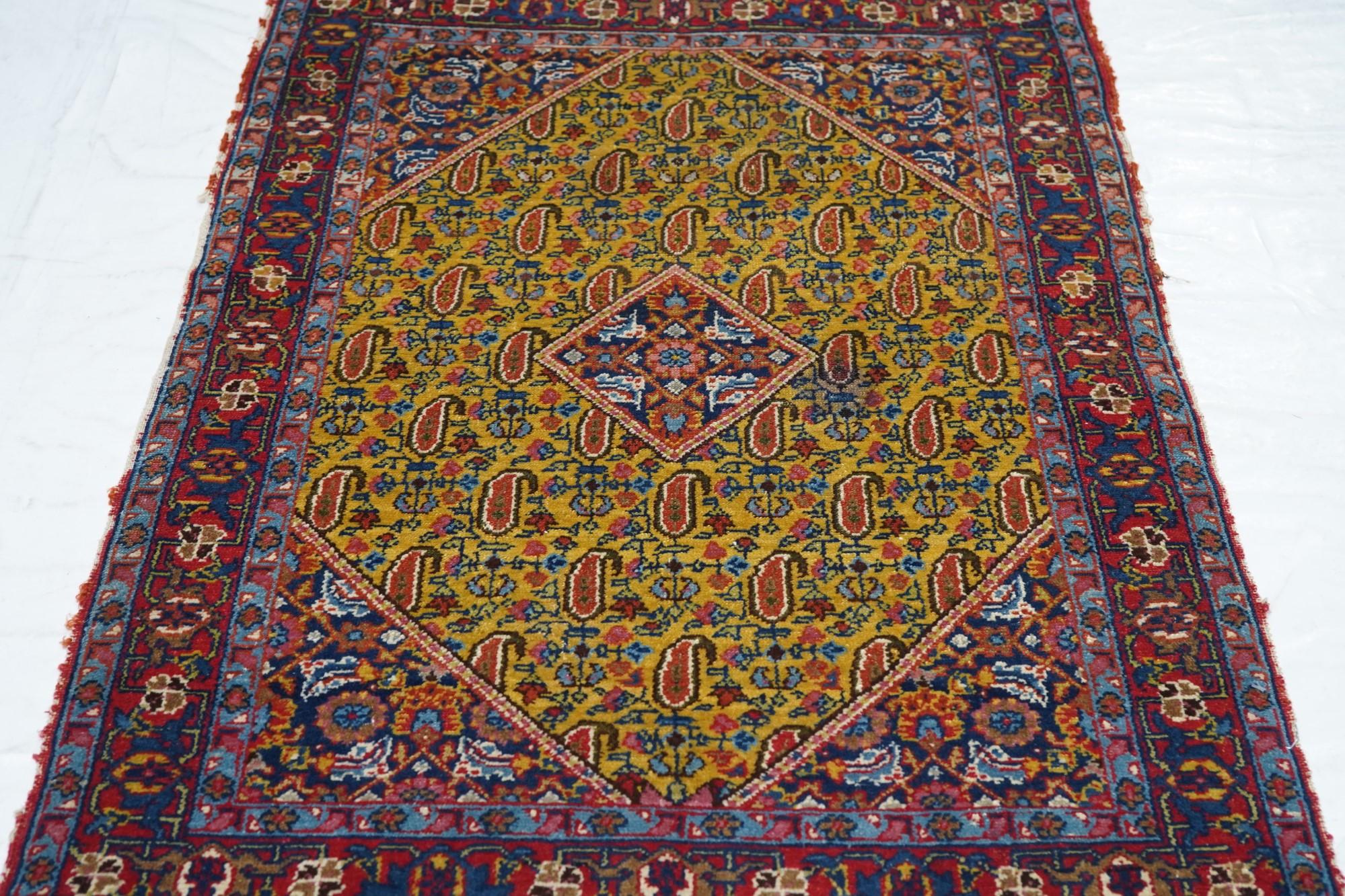 Antiker Senneh-Teppich 2'10'' x 3'10'' im Angebot 1
