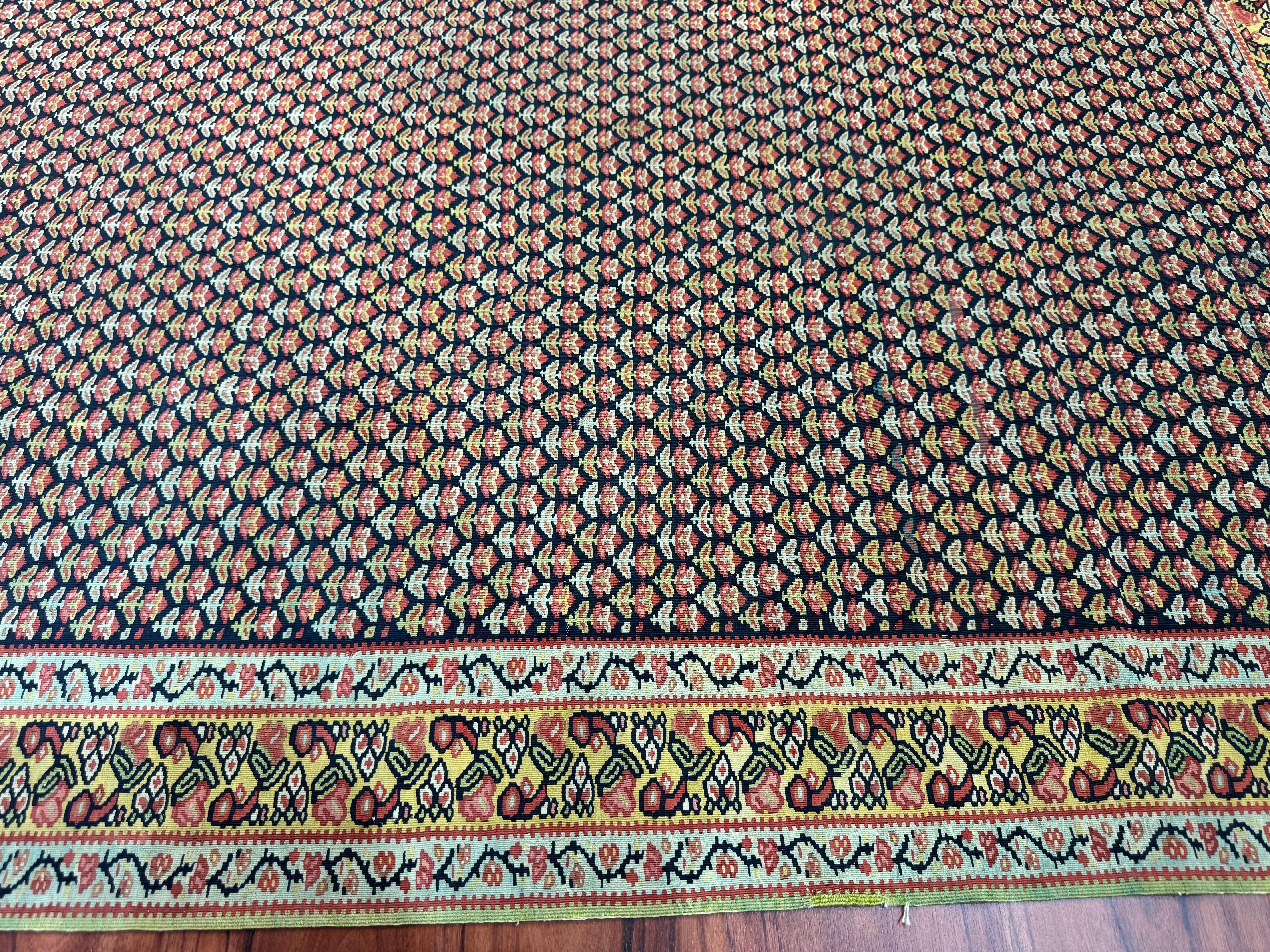 Antiker Senneh-Kilim-Teppich im Angebot 17