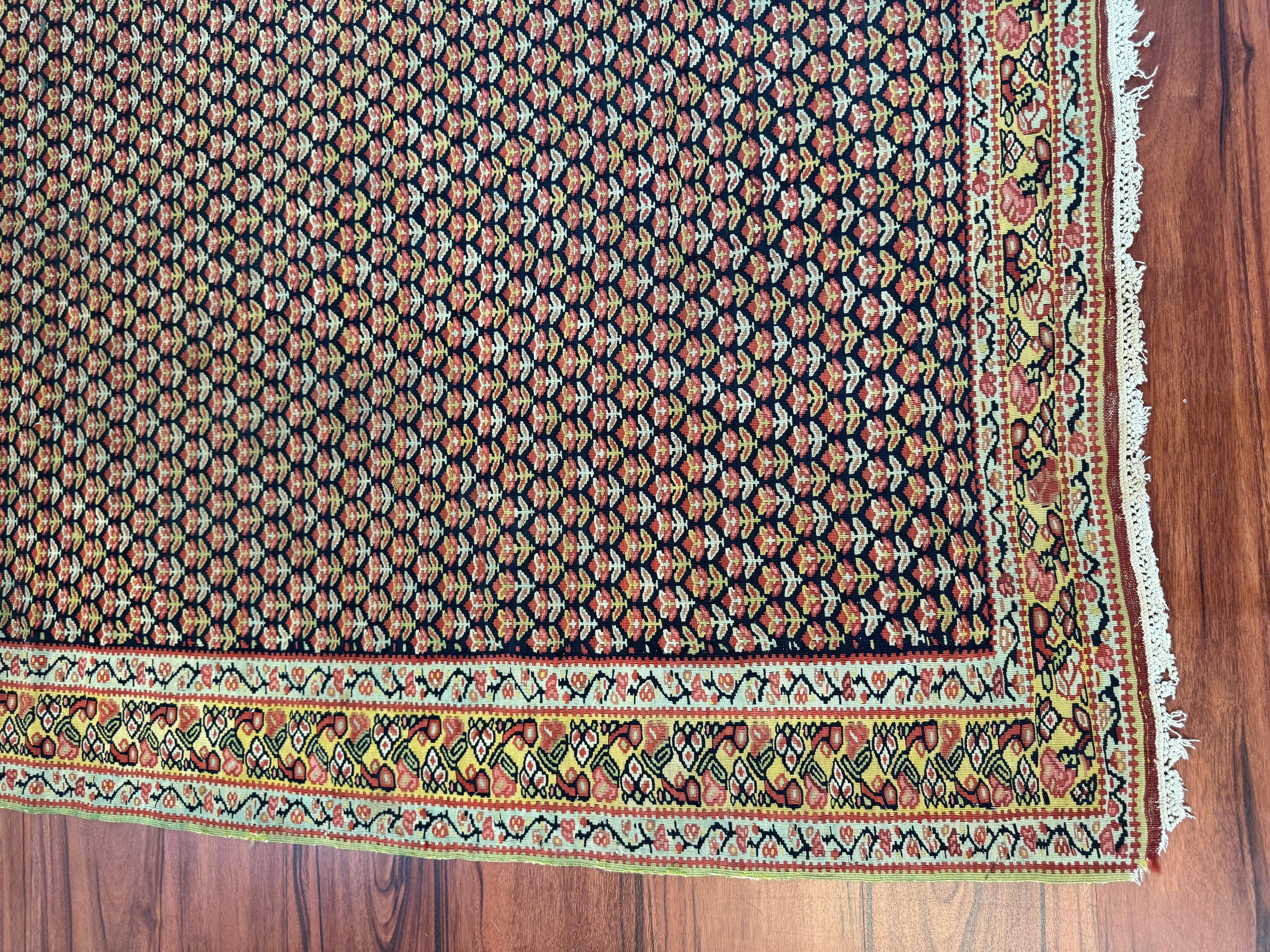 Antiker Senneh-Kilim-Teppich im Angebot 24