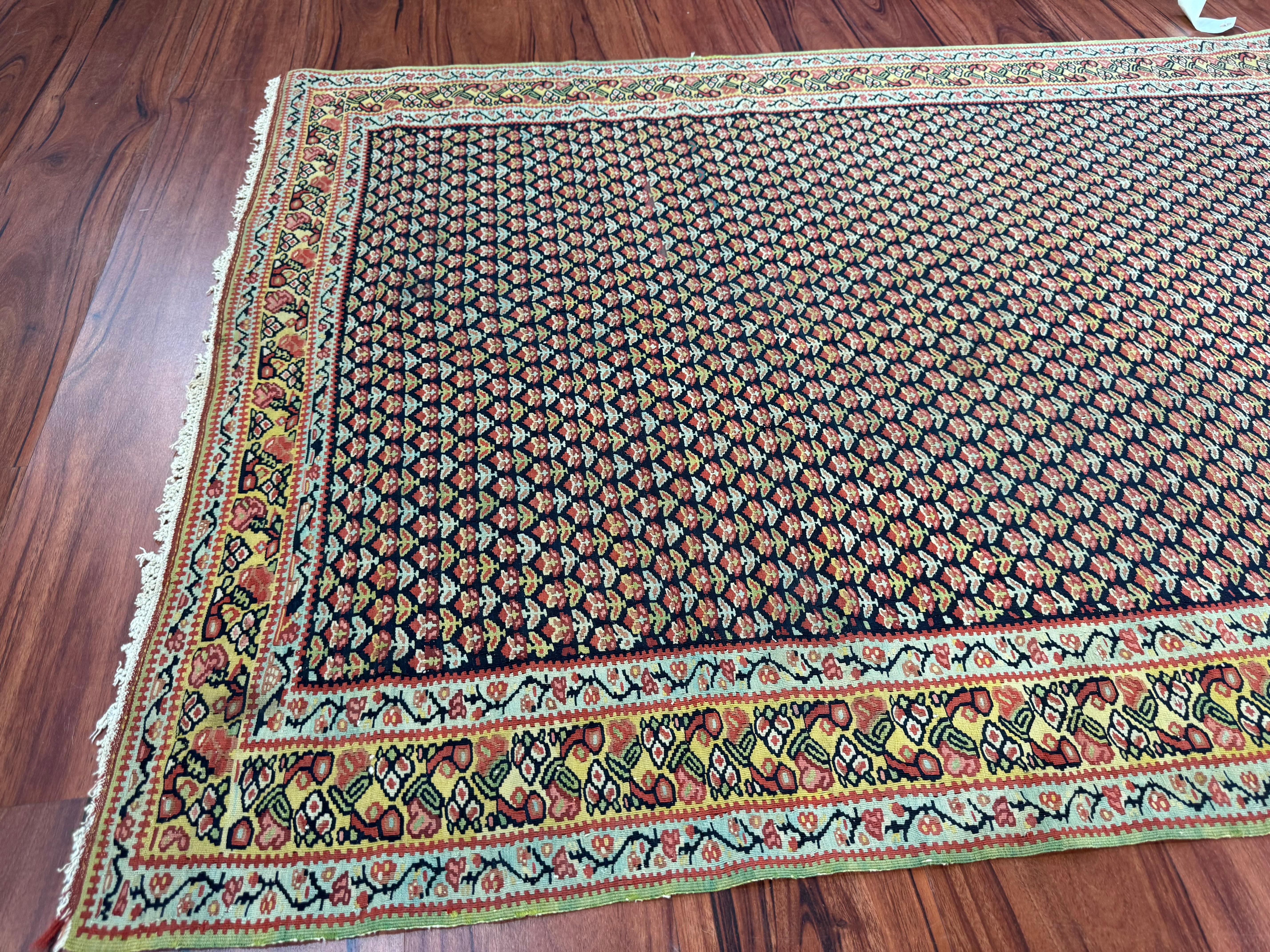 Antiker Senneh-Kilim-Teppich im Angebot 36