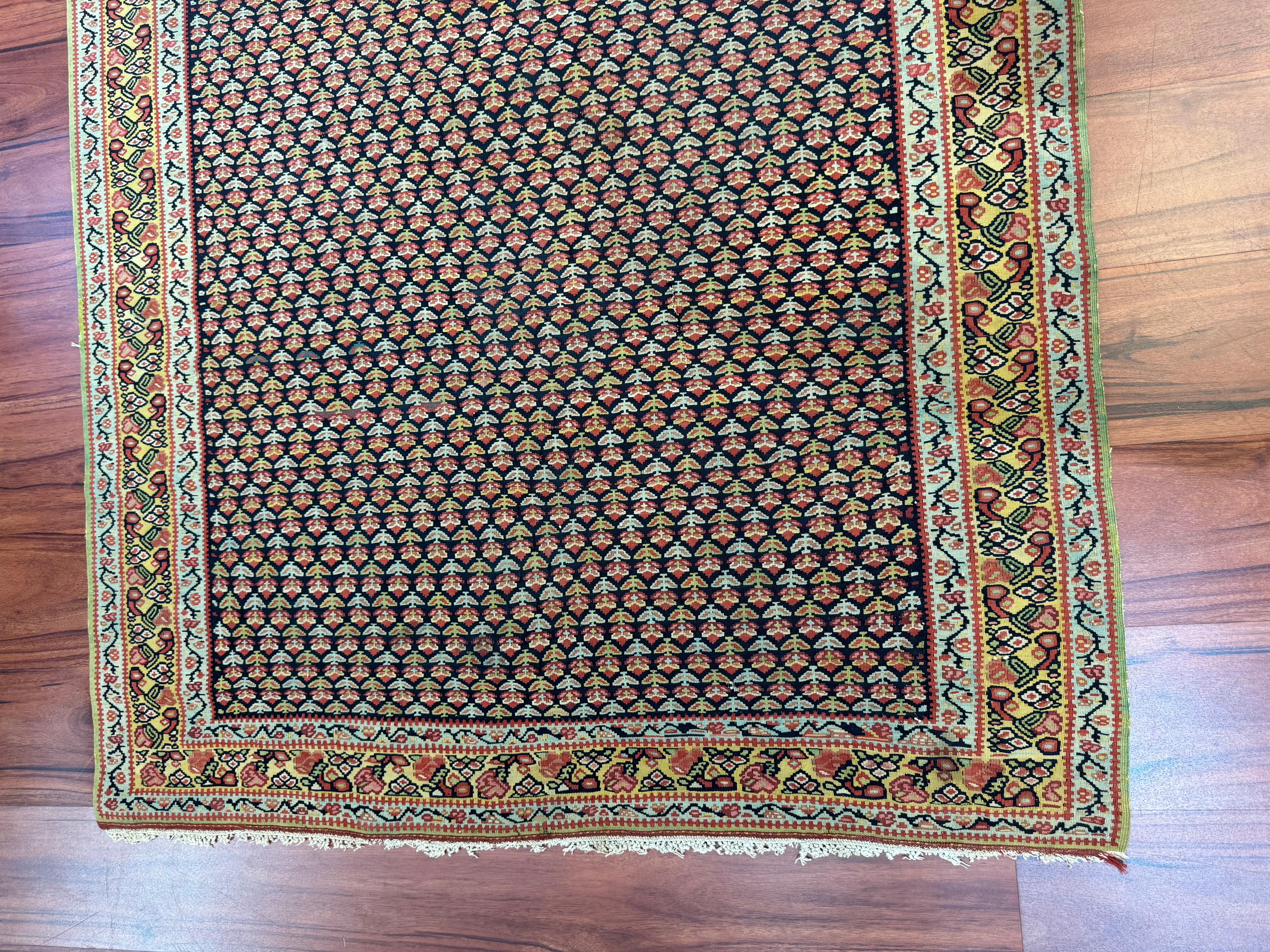 Antiker Senneh-Kilim-Teppich im Angebot 37