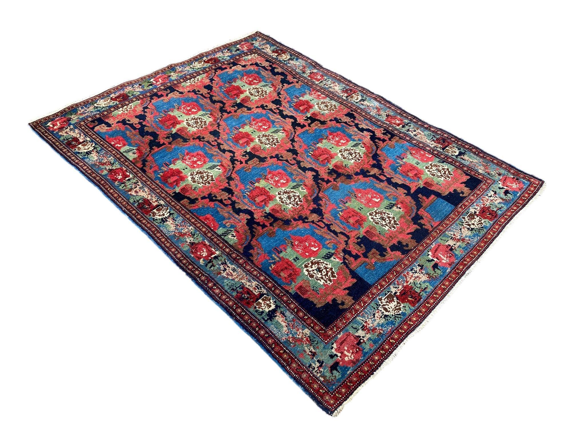 Antique Senneh Rug 1.82m x 1.38m In Good Condition For Sale In St. Albans, GB