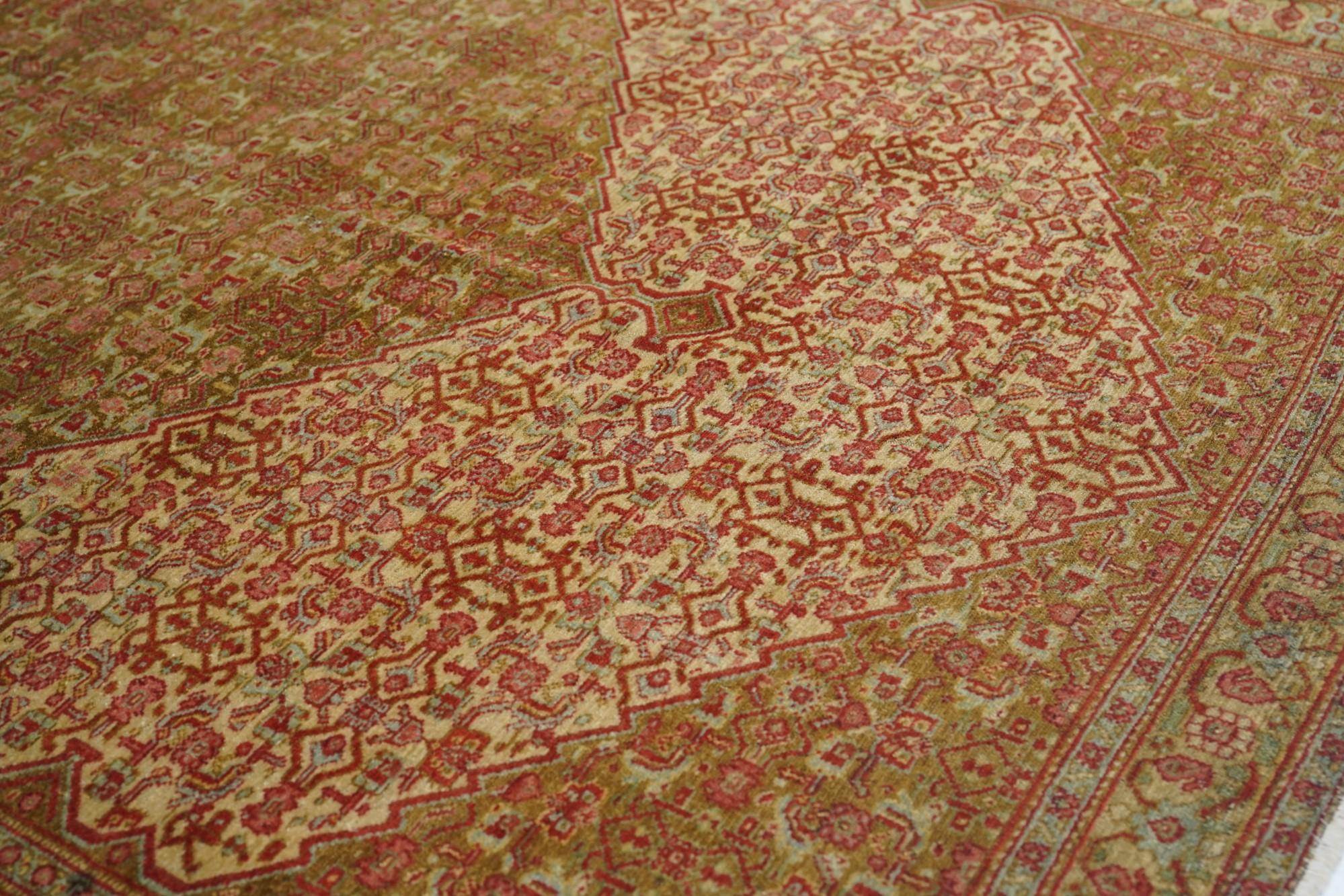Antiker Senneh-Teppich (Wolle) im Angebot