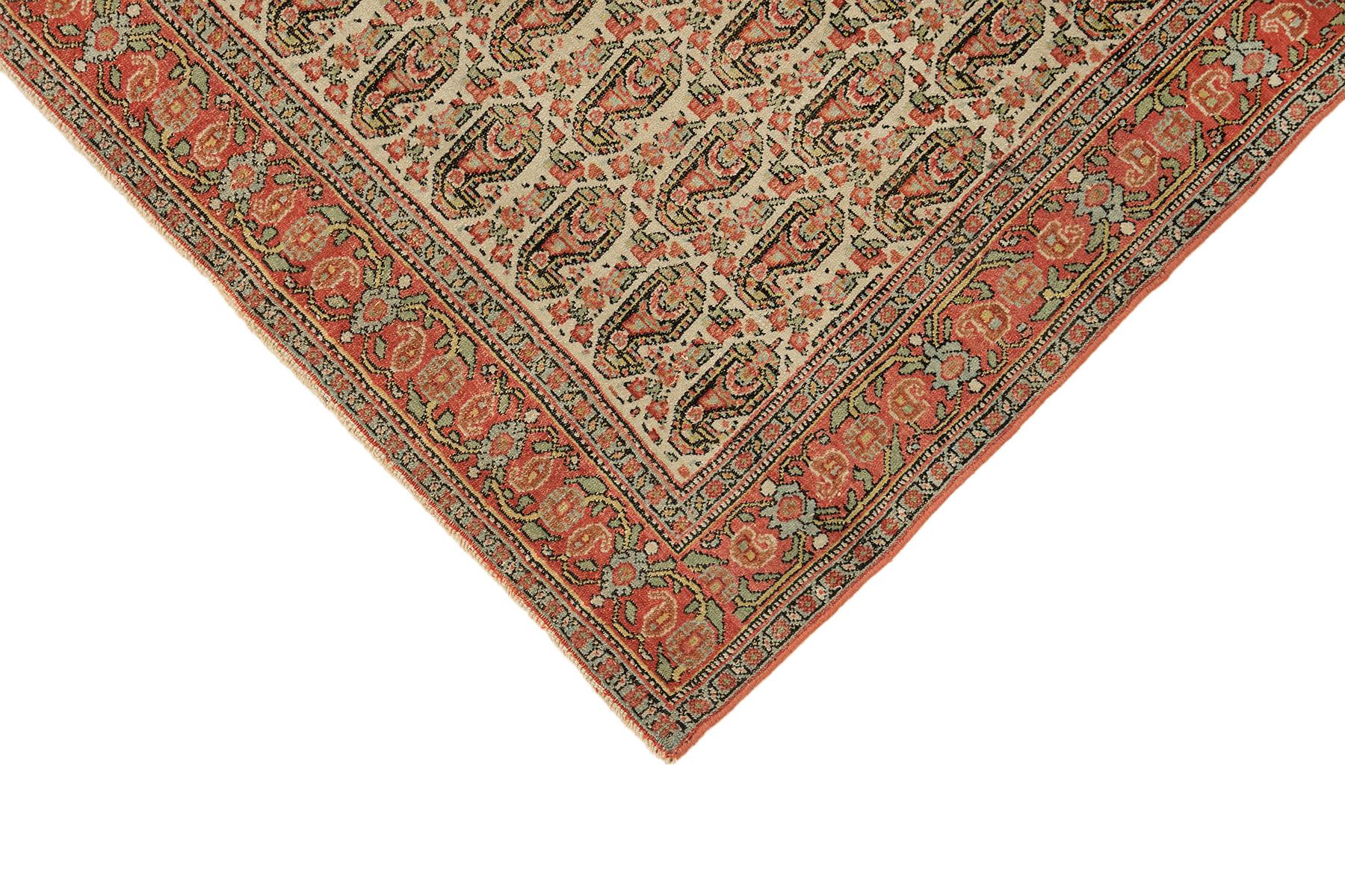 Antiker Senneh-Teppich, handgeknüpft, 6,4 × 4,6 Fuß - Beige & Rot im Zustand „Gut“ im Angebot in North Bergen, NJ