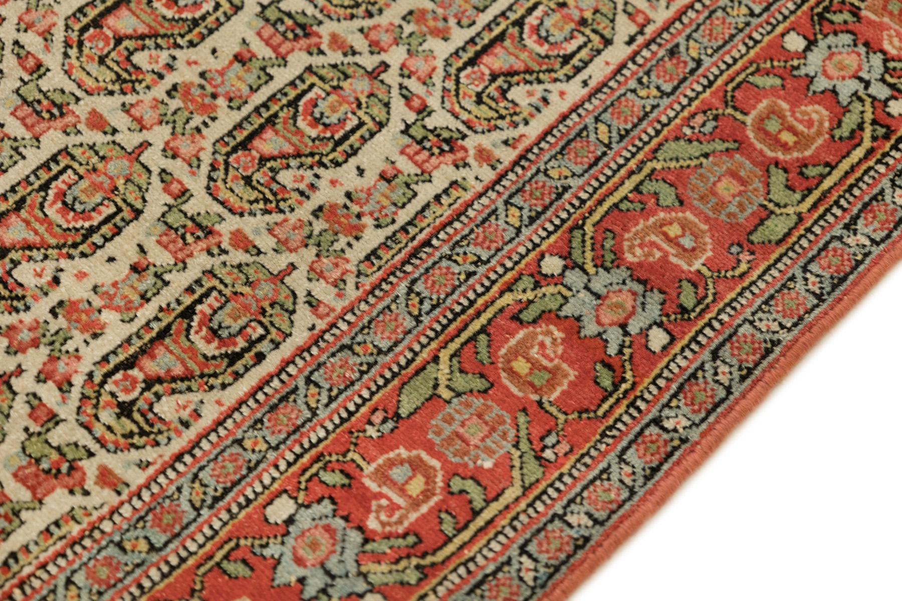 Antiker Senneh-Teppich, handgeknüpft, 6,4 × 4,6 Fuß - Beige & Rot (19. Jahrhundert) im Angebot