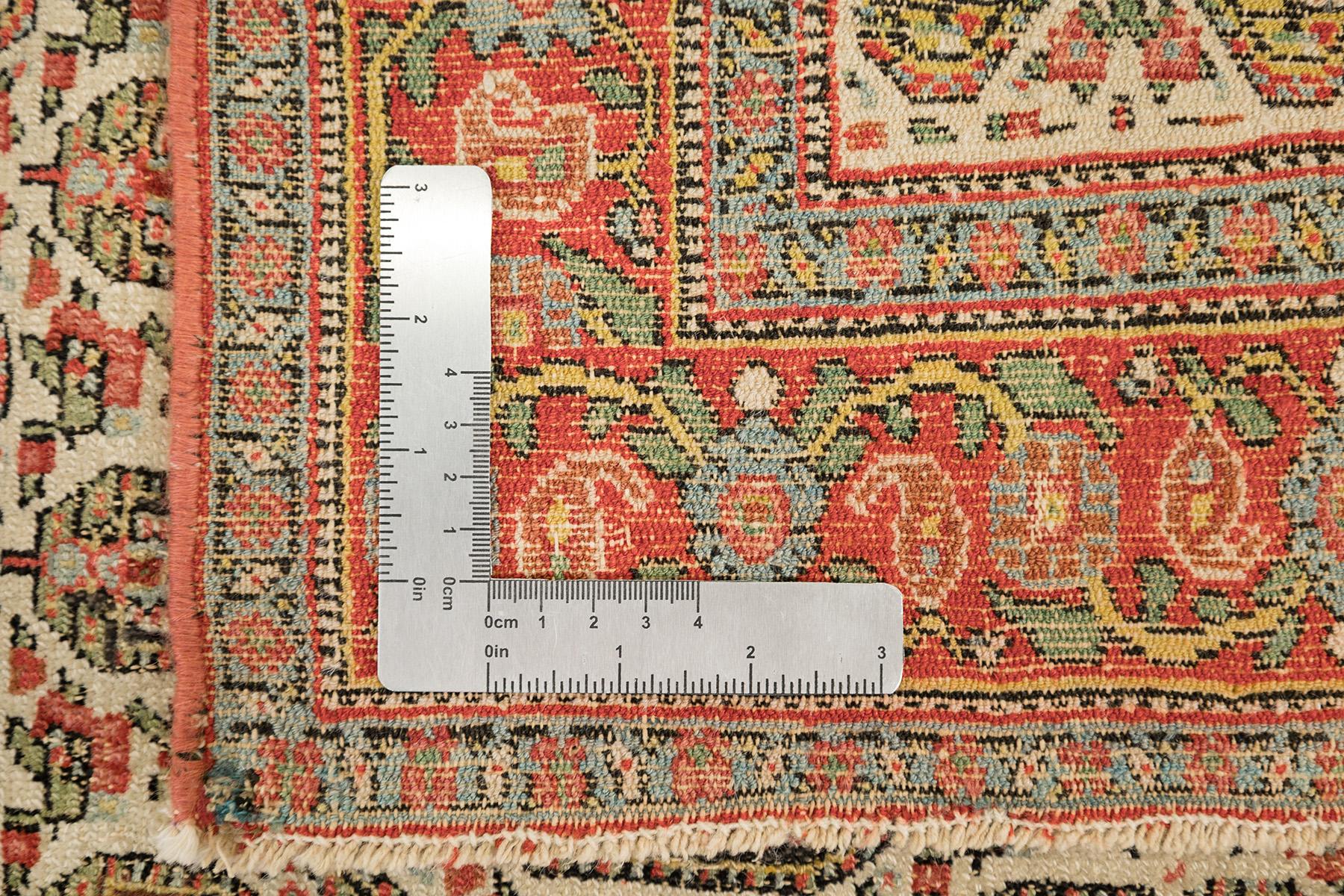 Antiker Senneh-Teppich, handgeknüpft, 6,4 × 4,6 Fuß - Beige & Rot im Angebot 1