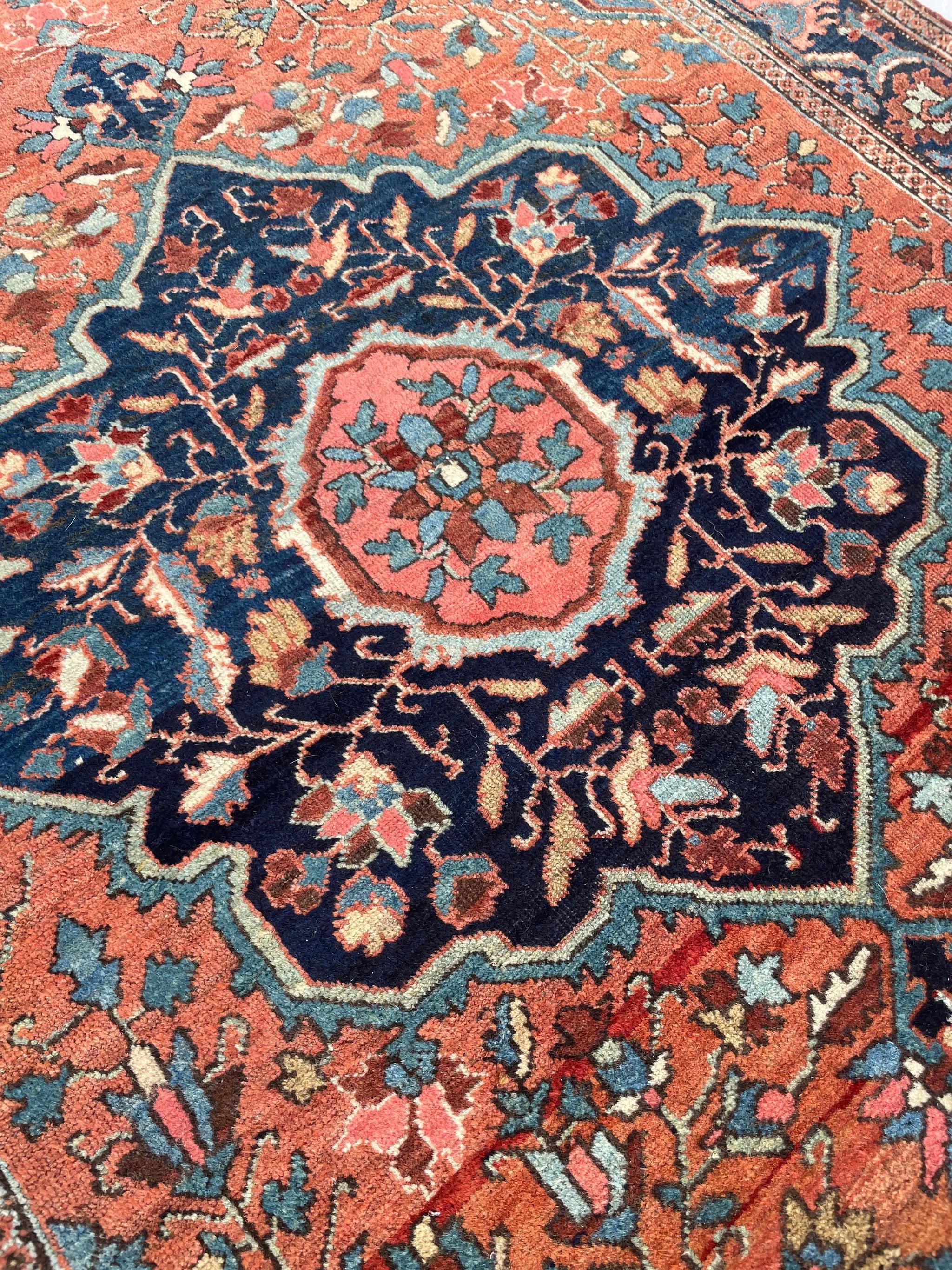 Antique Sensational Fine Ferahan-Malayer Rug, circa 1920-30's In Good Condition For Sale In Milwaukee, WI