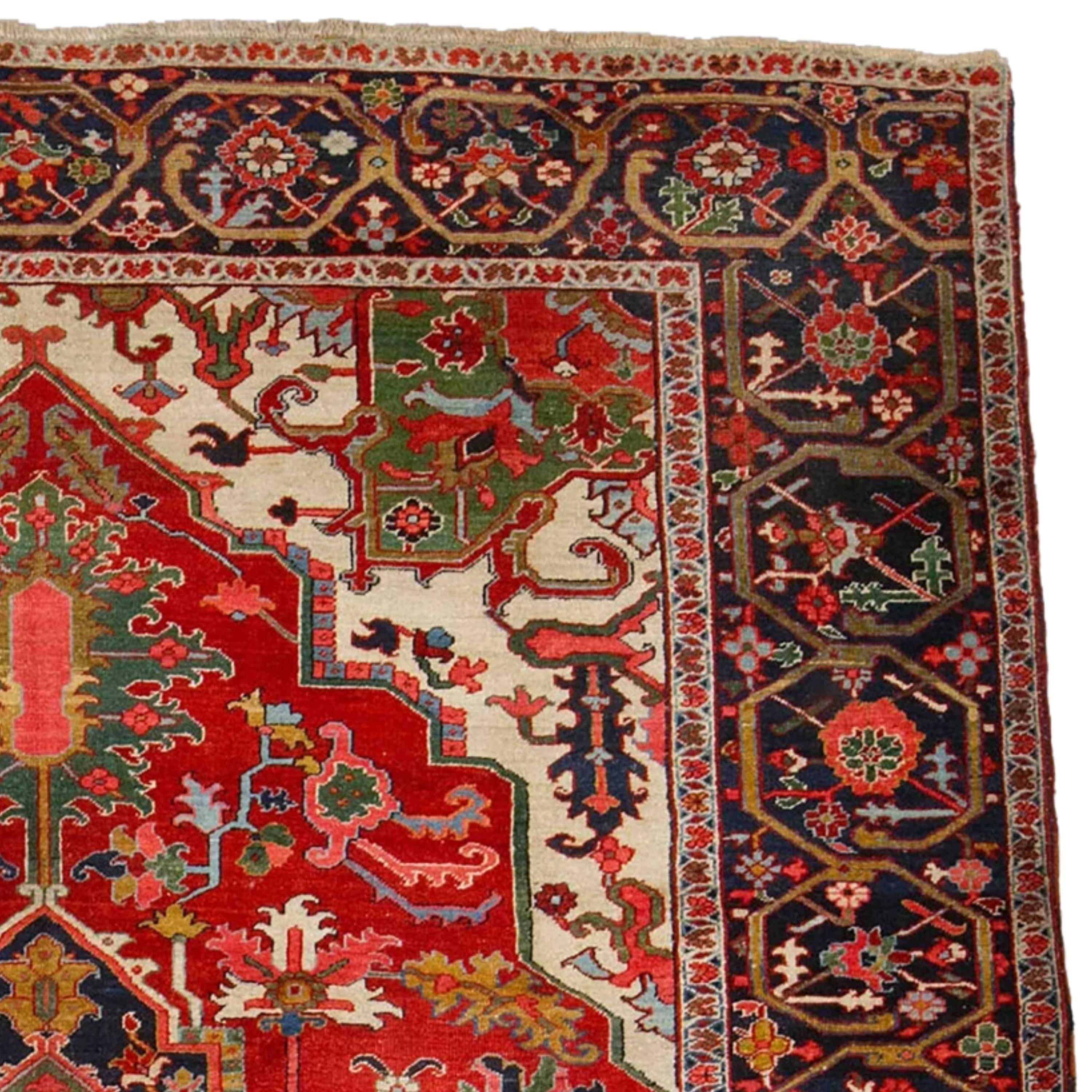 Antique Serapi Carpet - 19th Century Serapi Carpet, Antique Rug In Good Condition For Sale In Sultanahmet, 34
