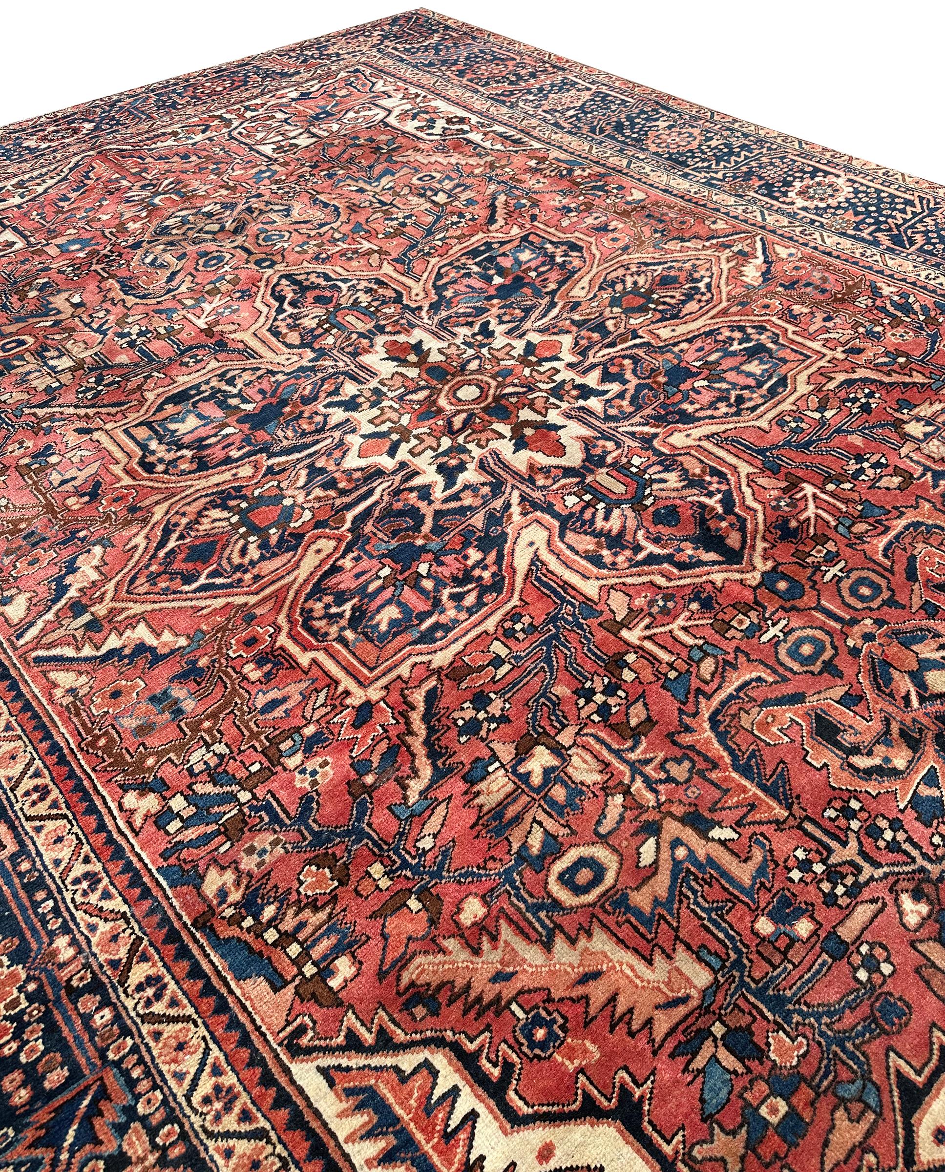 Inizio XX secolo Tappeto antico Serapi Geometrico Heriz Durevole 10x13 Tappeto Orientale 297cmx399cm in vendita
