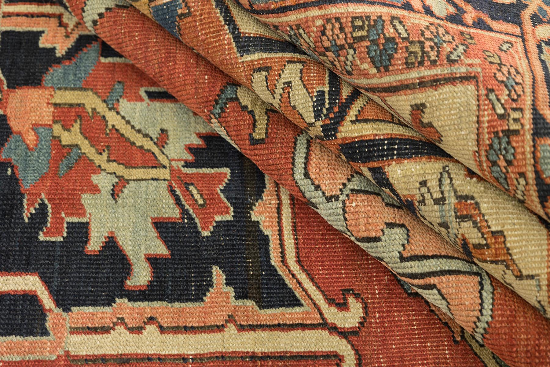 Antiker Serapi (marineblau, grün, elfenbeinfarben, rot und zart apricot, 383 cm x 255 cm) im Angebot 1
