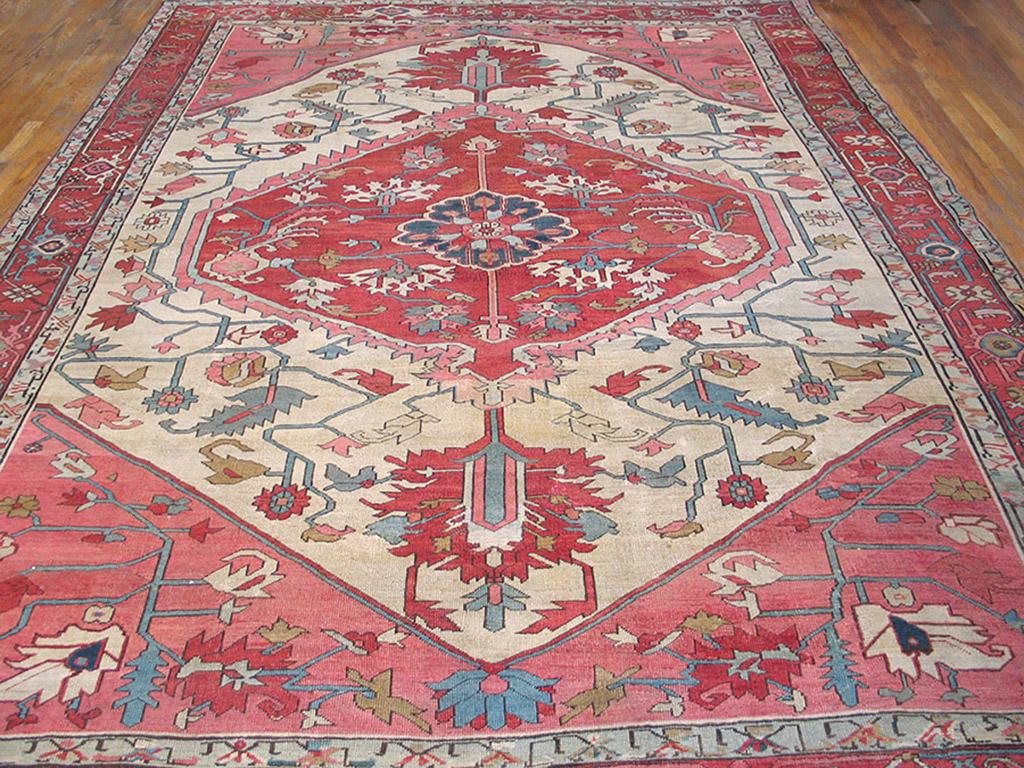 Antique Serapi rug, size: 9'2