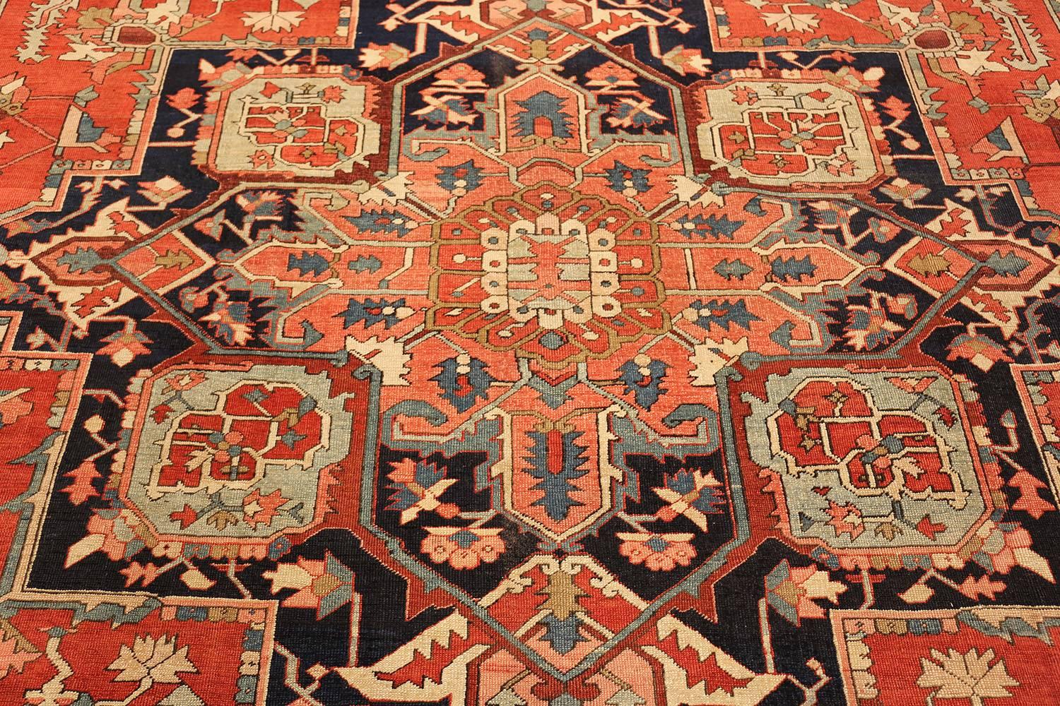 Antique Serapi Persian Rug. Size: 10 ft 4 in x 13 ft 6 in (3.15 m x 4.11 m) 1