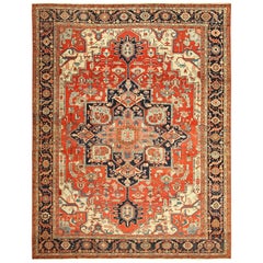 Antique Serapi Persian Rug. Size: 10 ft 4 in x 13 ft 6 in (3.15 m x 4.11 m)