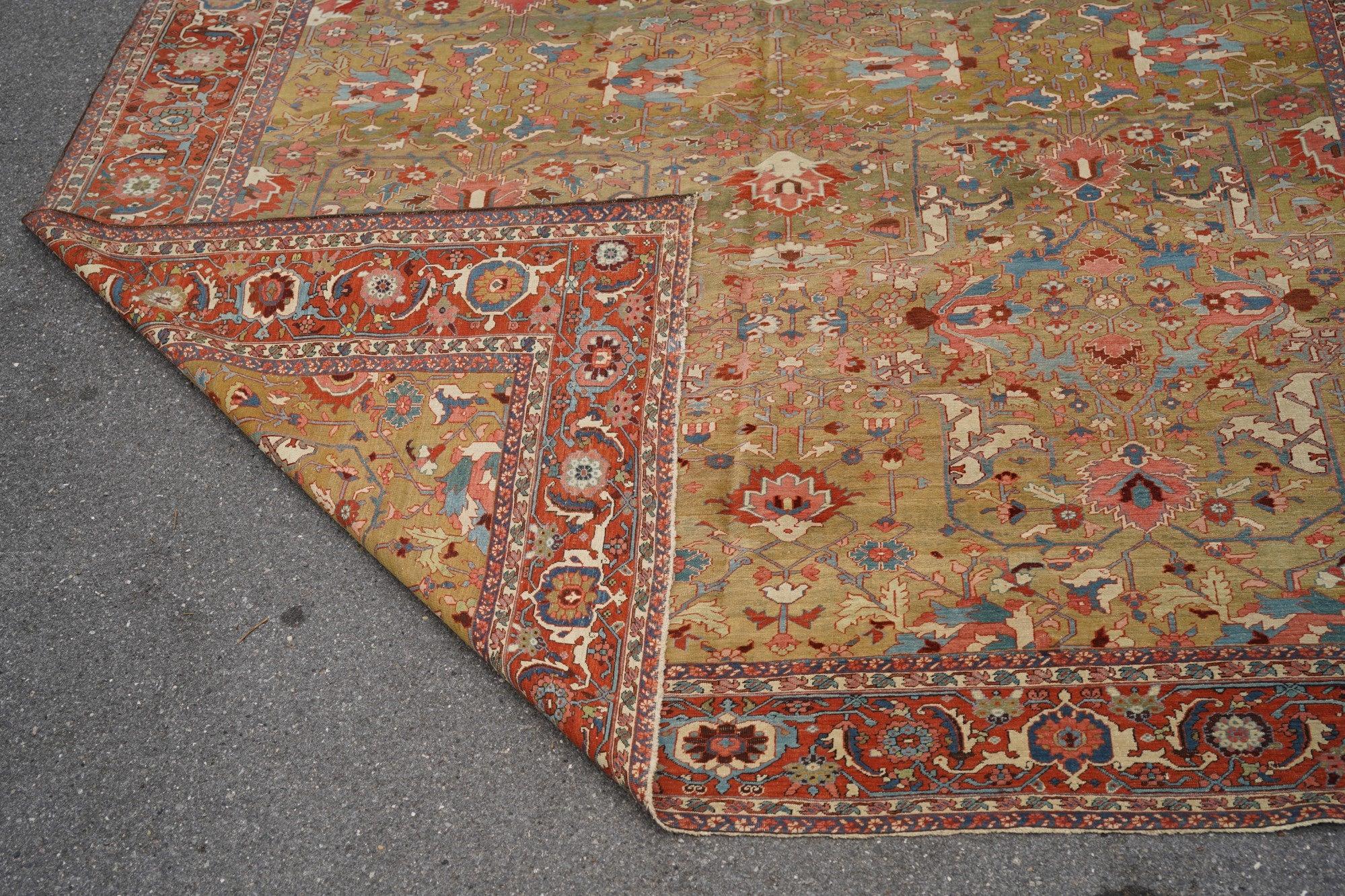Antiker Serapi-Teppich 11'6'' x 15'0'' aus Serapi (19. Jahrhundert) im Angebot