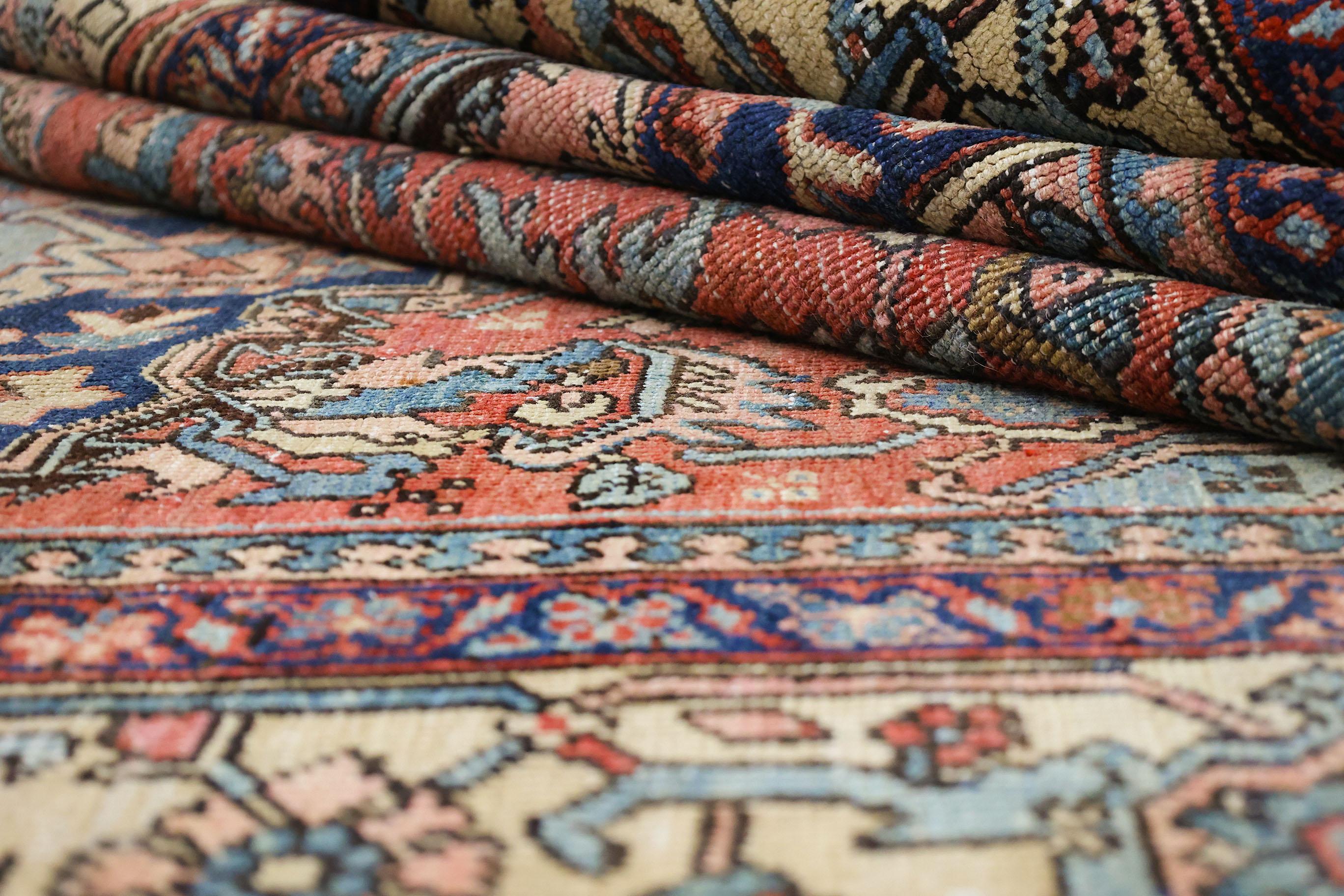 Laine Tapis ancien Serapi (3.0x2.0m, 1900). Détails exquis (noués à la main). en vente