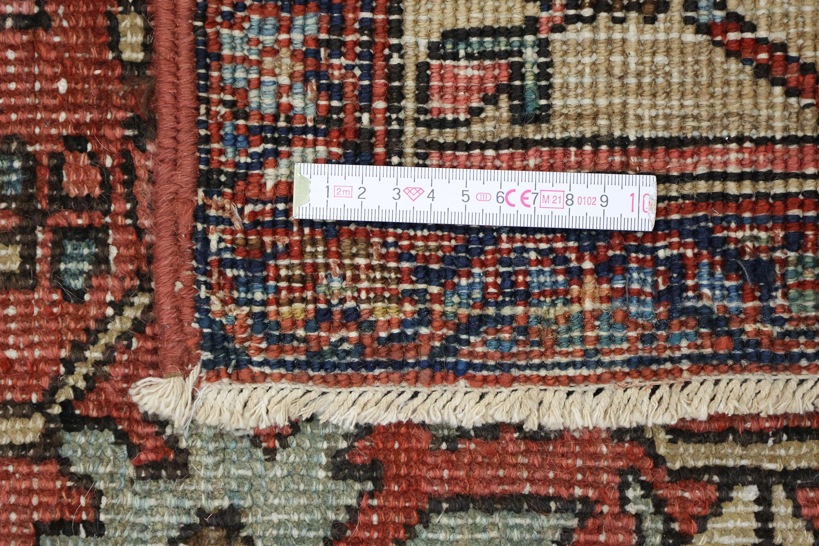 Tapis ancien Serapi (3.0x2.0m, 1900). Détails exquis (nou�és à la main). en vente 1