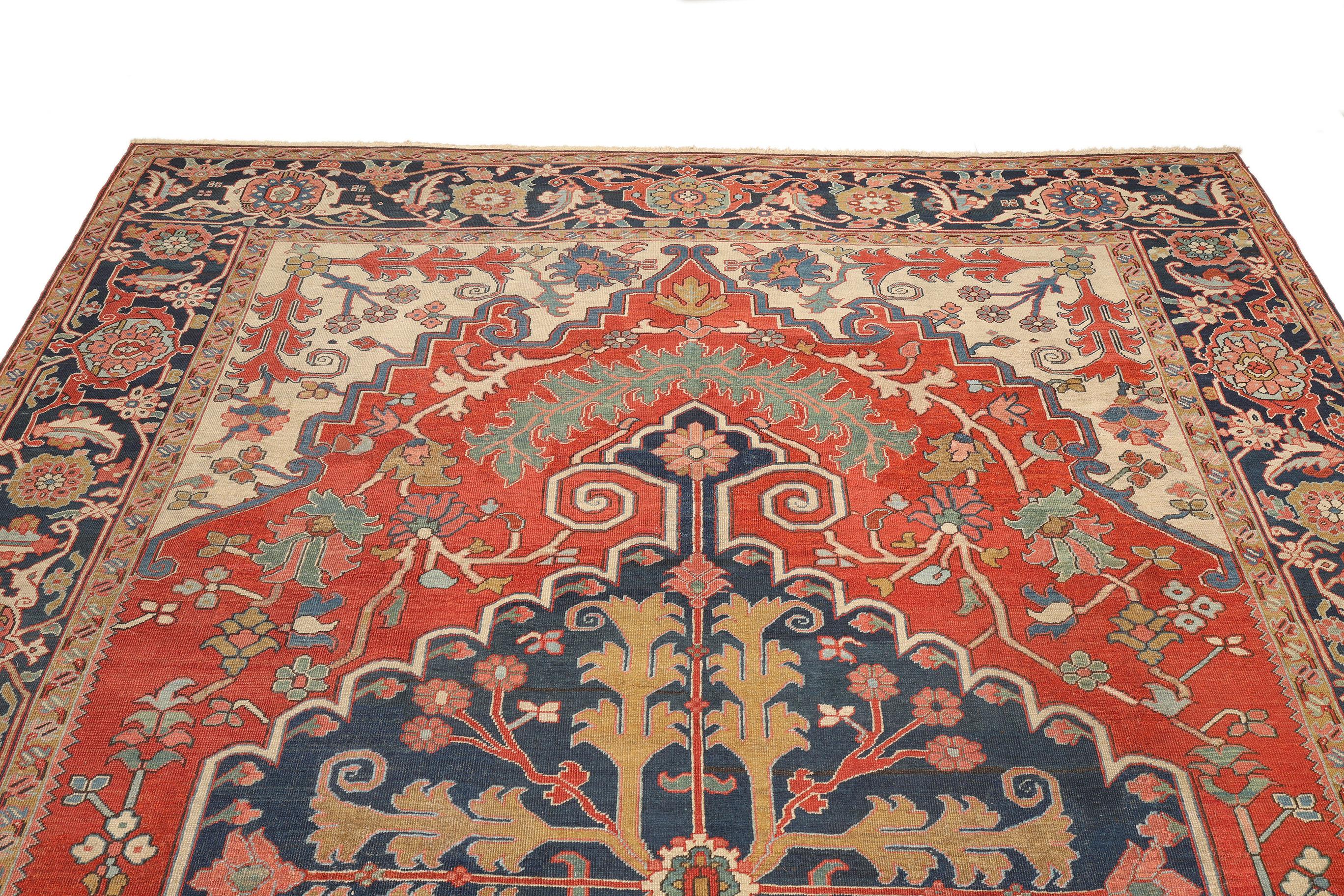 Noué à la main Tapis ancien Serapi (3.9x2.9m, 1900). Détails exquis (noués à la main). en vente