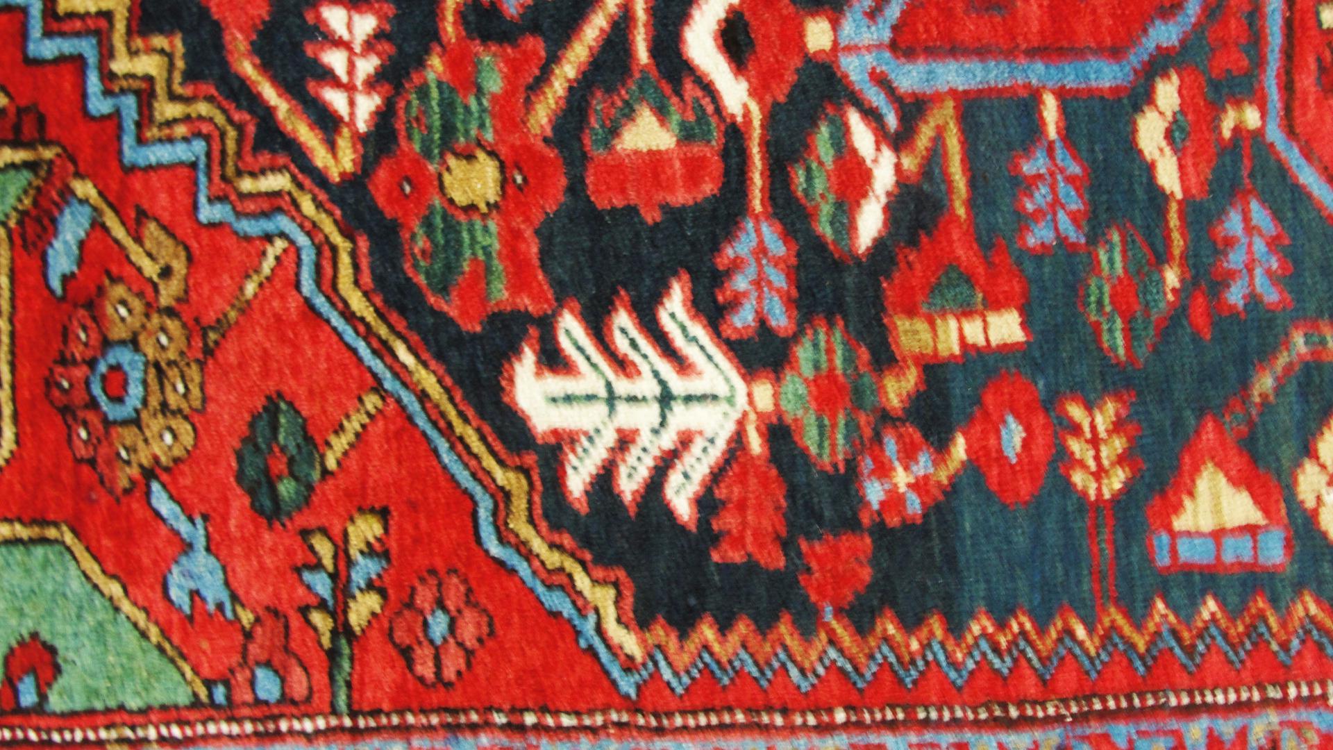 20th Century Antique Serapi Rug, 4'8