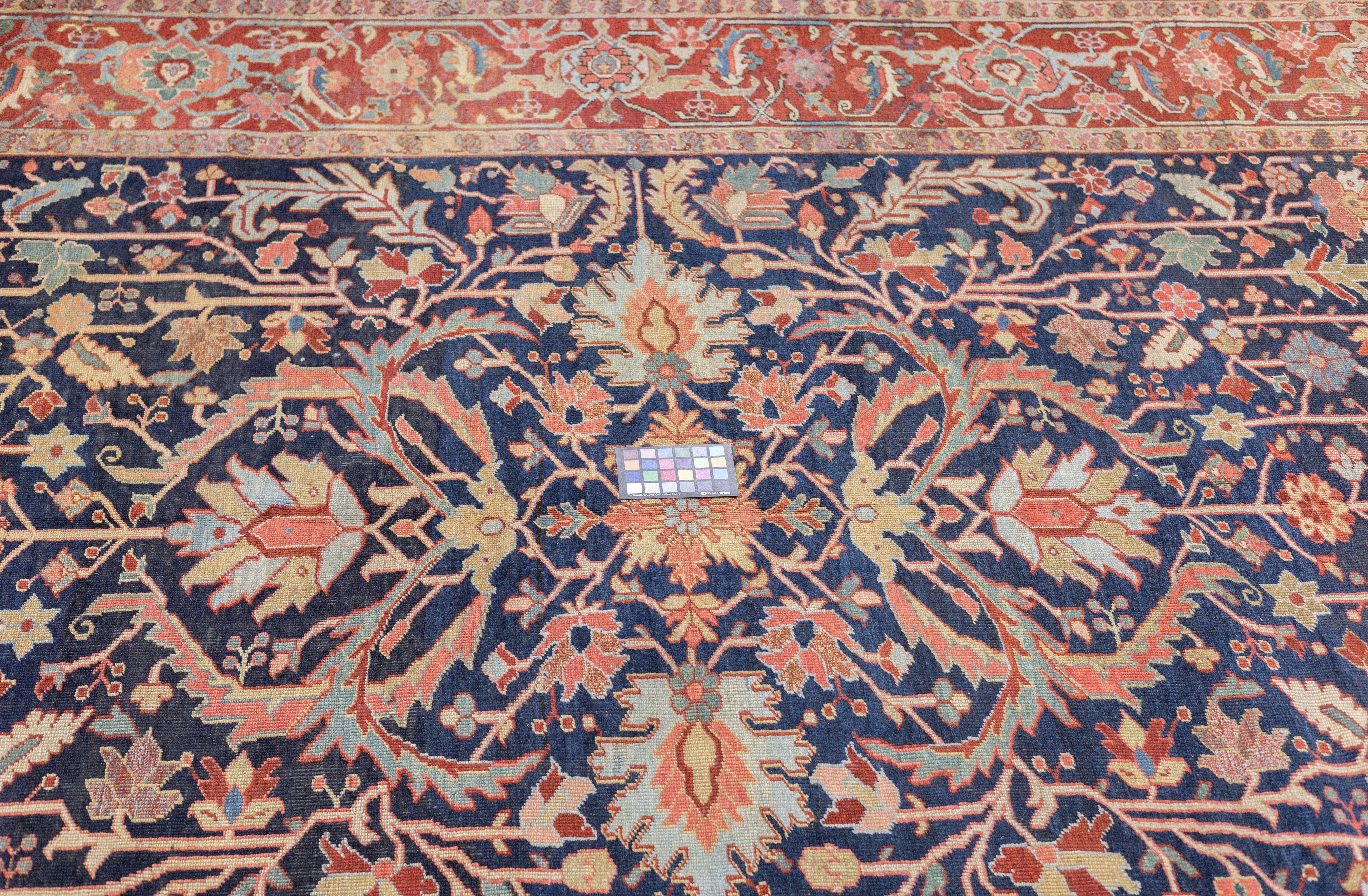 Antique Serapi Rug 8'8'' x 12'4'' For Sale 4