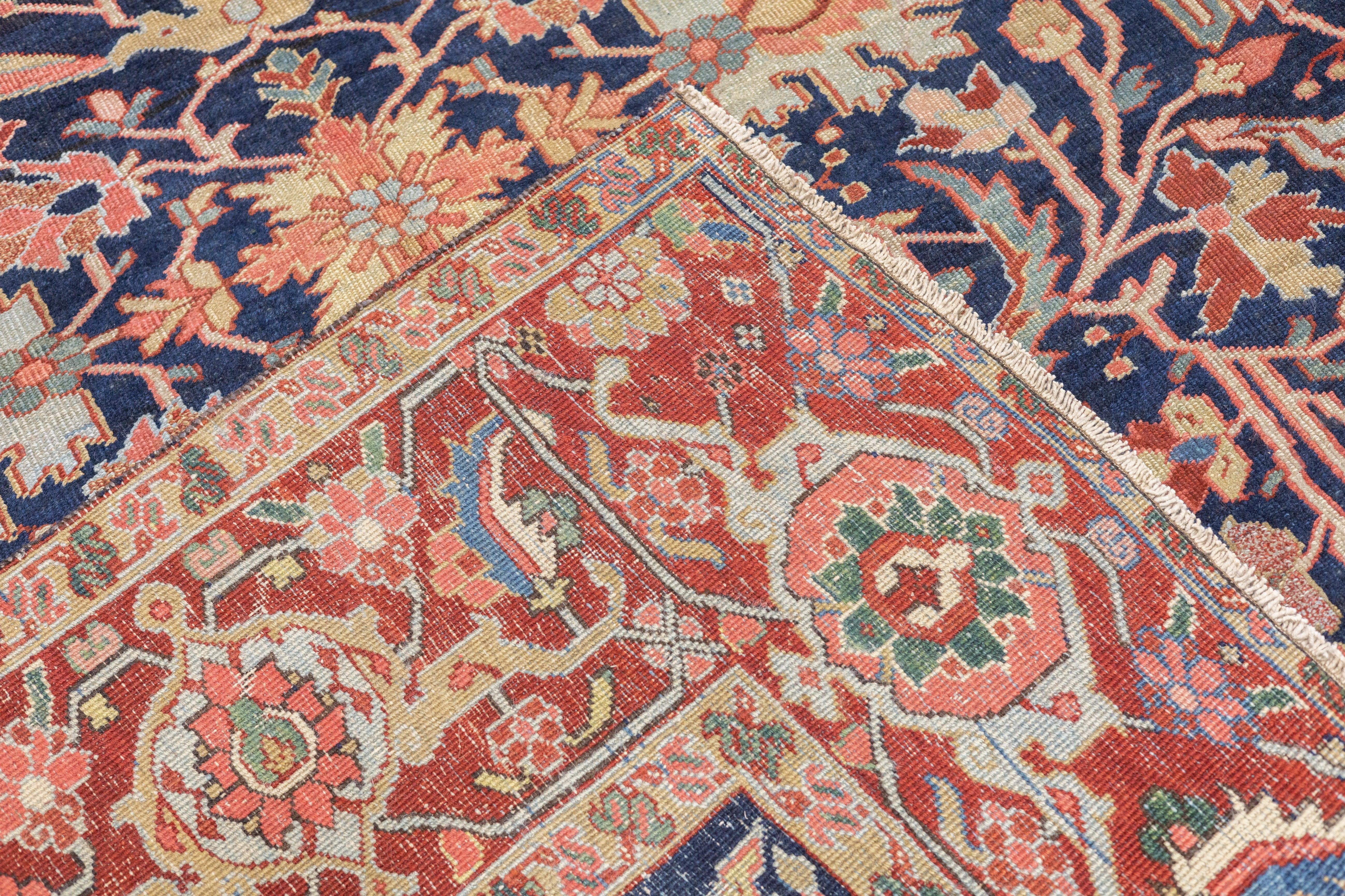 Antique Serapi Rug 8'8'' x 12'4'' For Sale 5