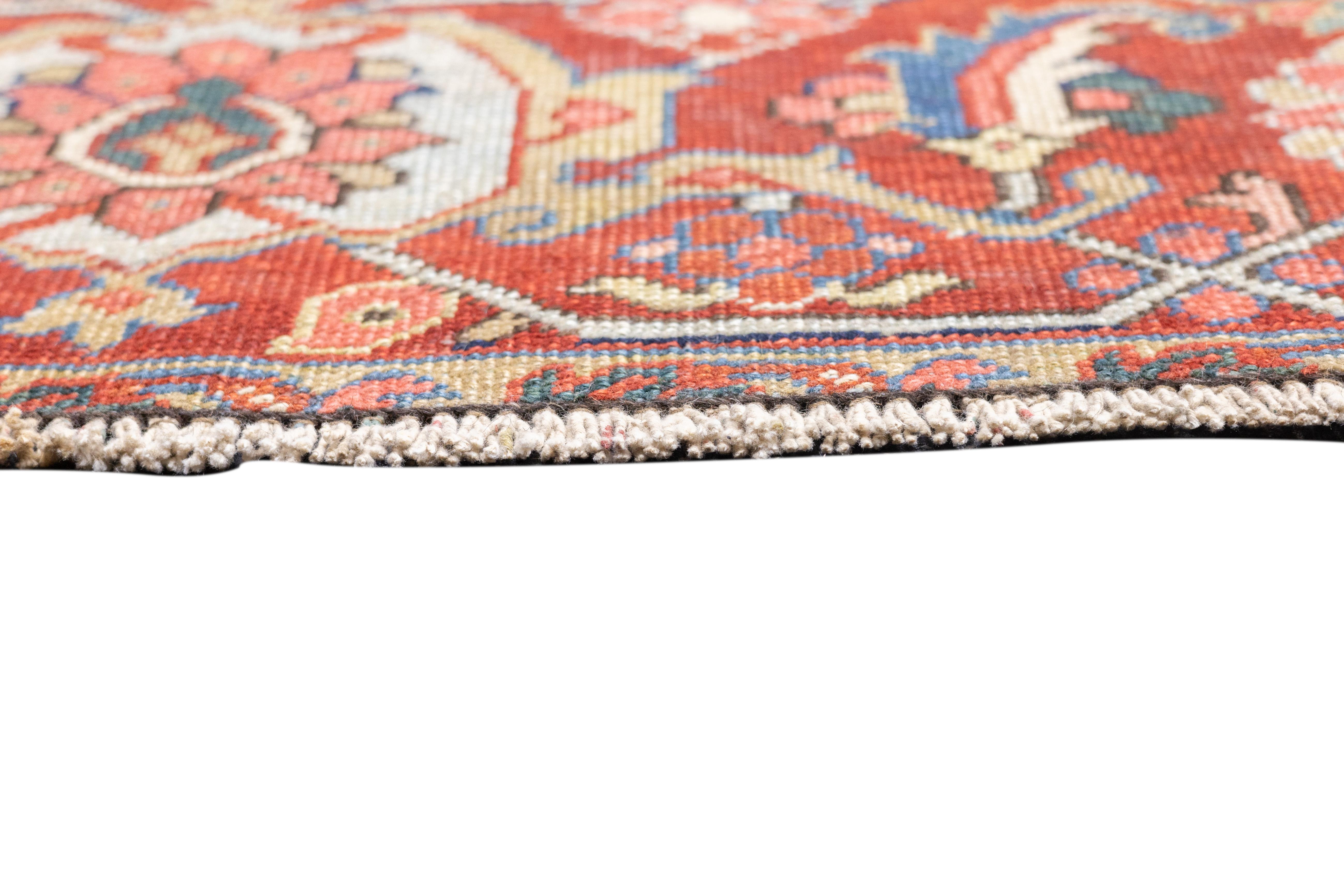 Antique Serapi Rug 8'8'' x 12'4'' In Good Condition For Sale In New York, NY