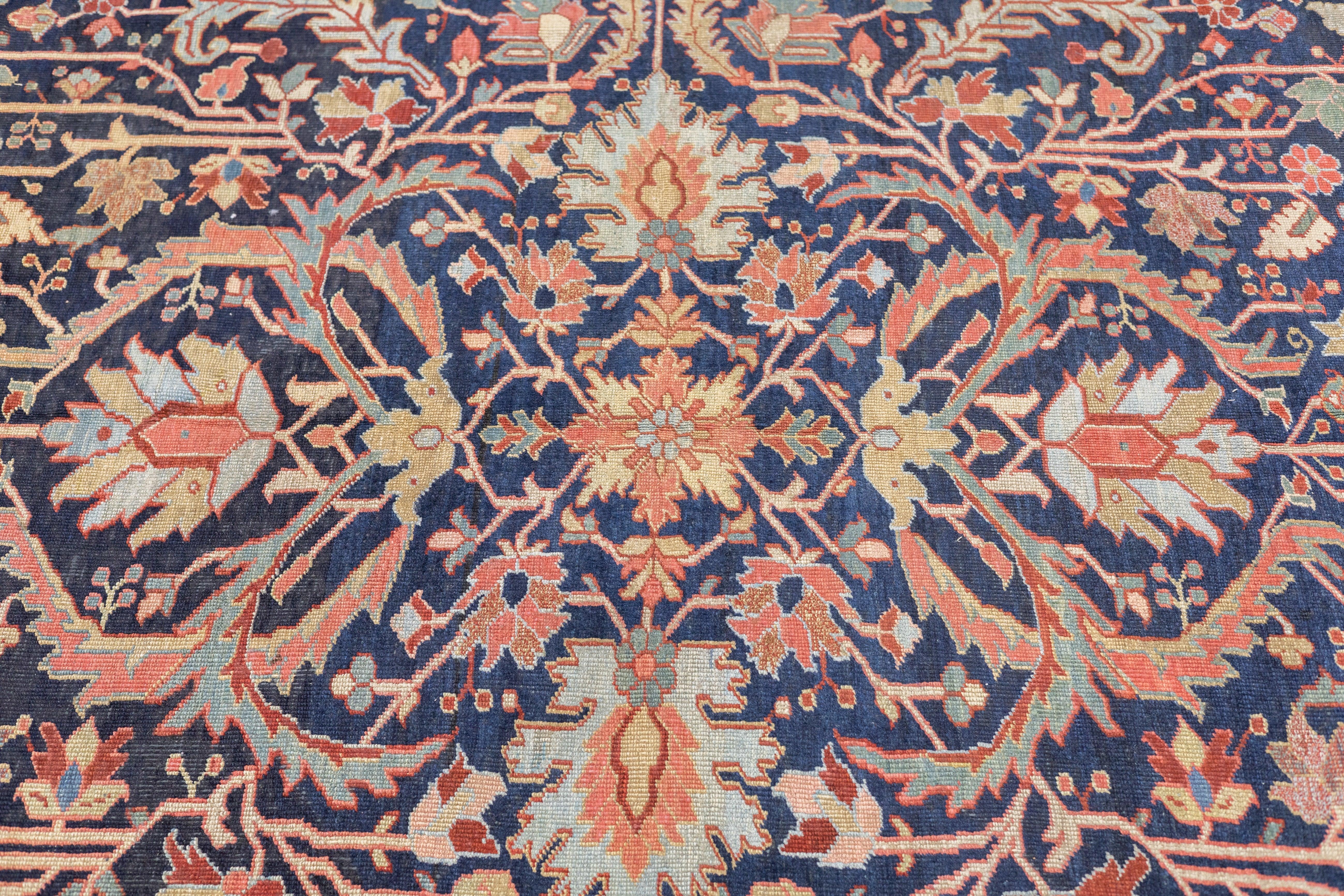 Antique Serapi Rug 8'8'' x 12'4'' For Sale 3