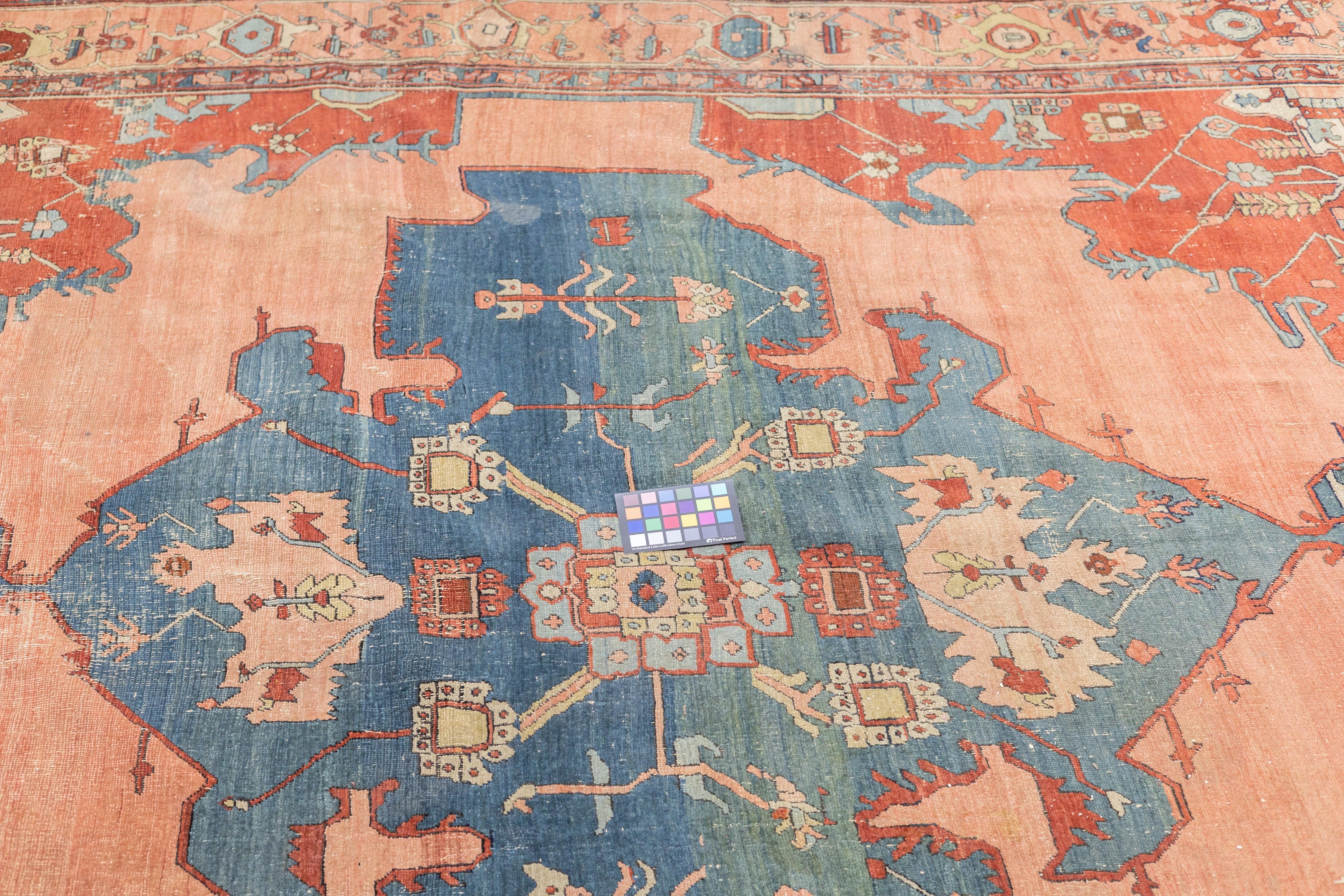 Tapis Serapi ancien 9'3'' x 9'11'' en vente 2