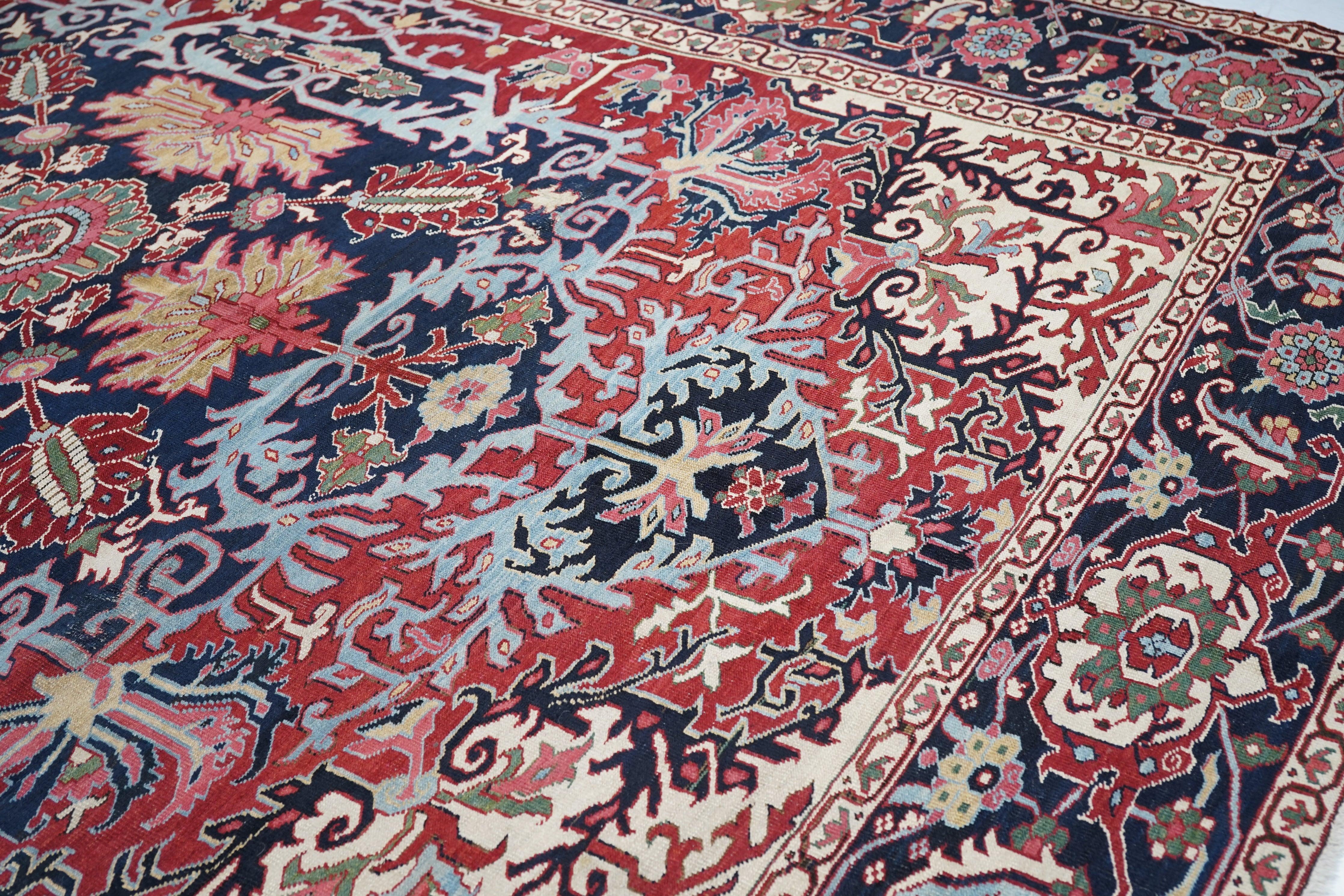 Antiker Serapi-Teppich 9'7'' x 12'7'' im Zustand „Gut“ im Angebot in New York, NY