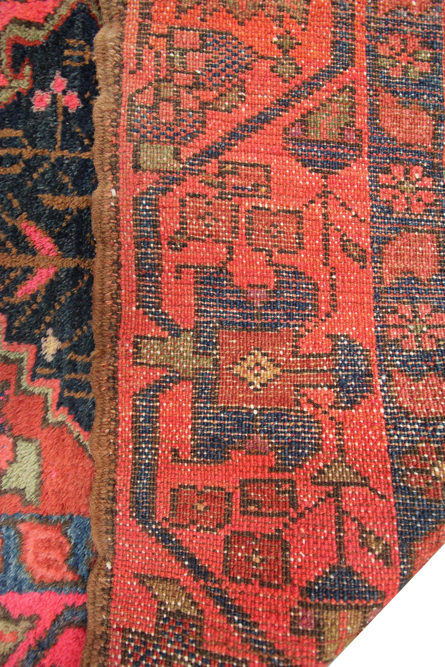 Tapis persan ancien Serapi Heriz Serapi tapis de couloir Heriz émaillé à la main en vente 3