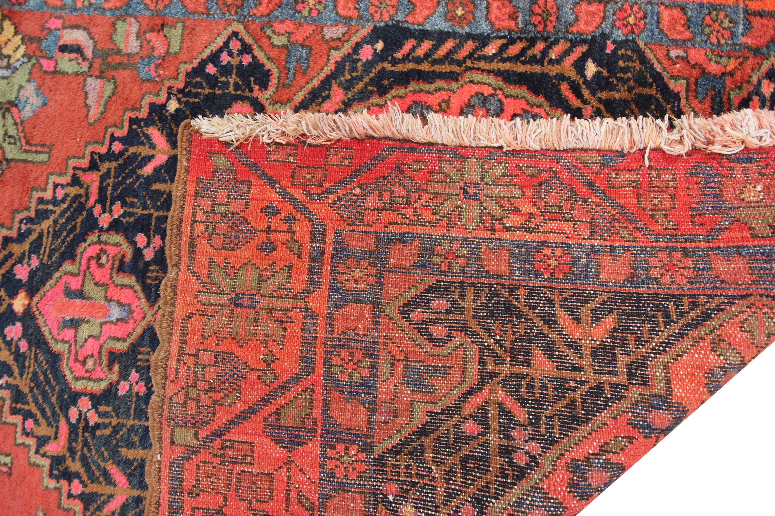 Tapis persan ancien Serapi Heriz Serapi tapis de couloir Heriz émaillé à la main en vente 2