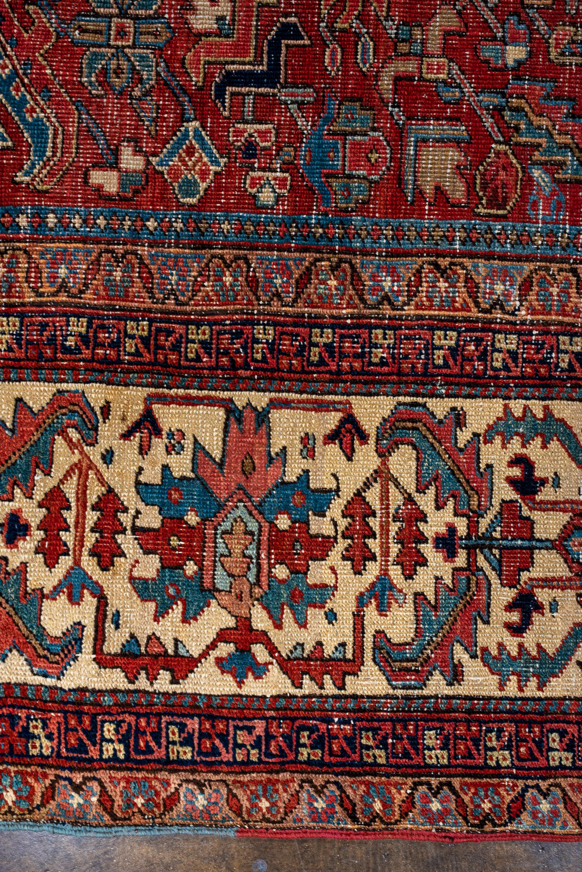 Antique Serapi Rug, circa Early 1900s In Good Condition For Sale In New York, NY