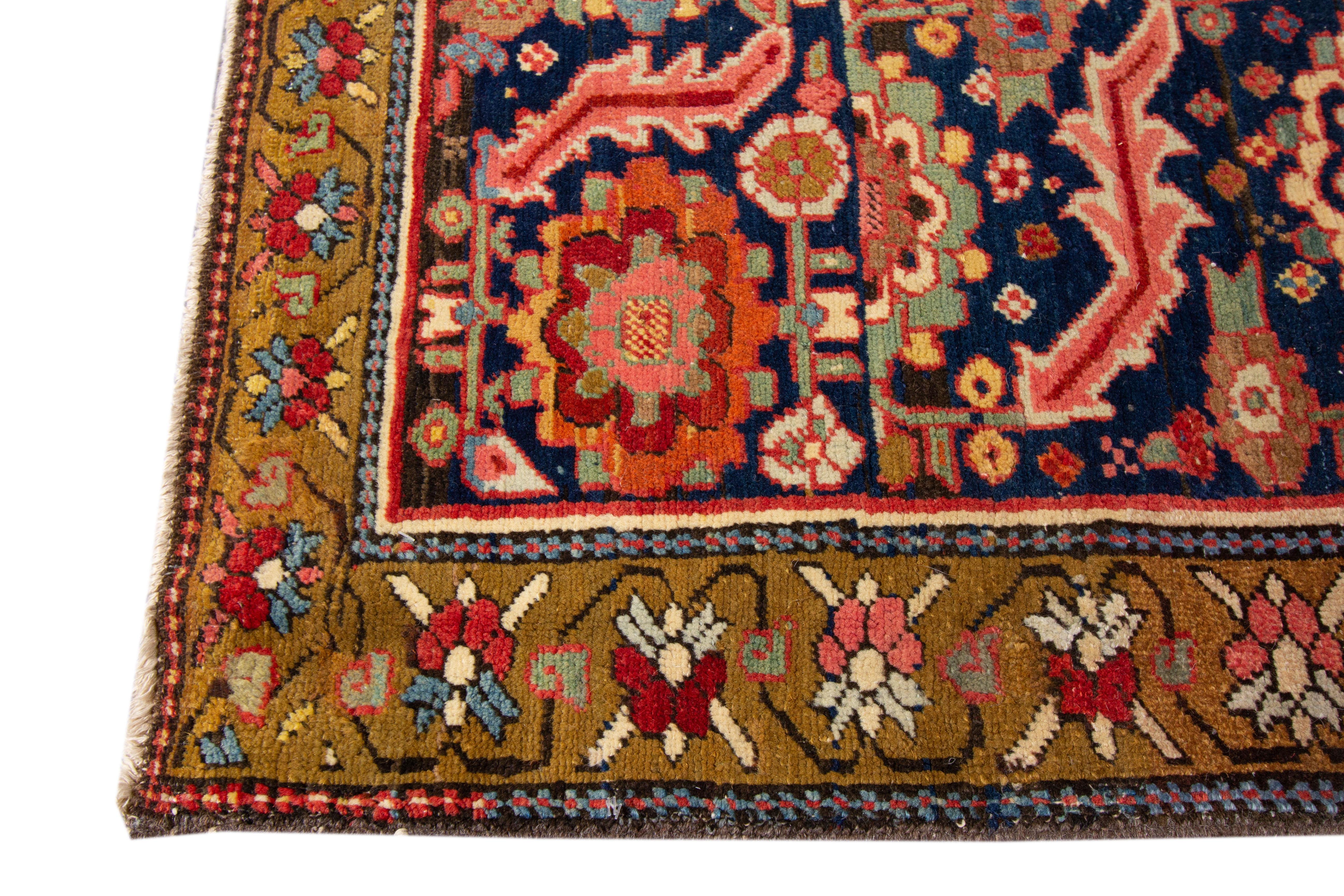 Antique Red Hand-Knotted Serapi Wool Rug For Sale 5