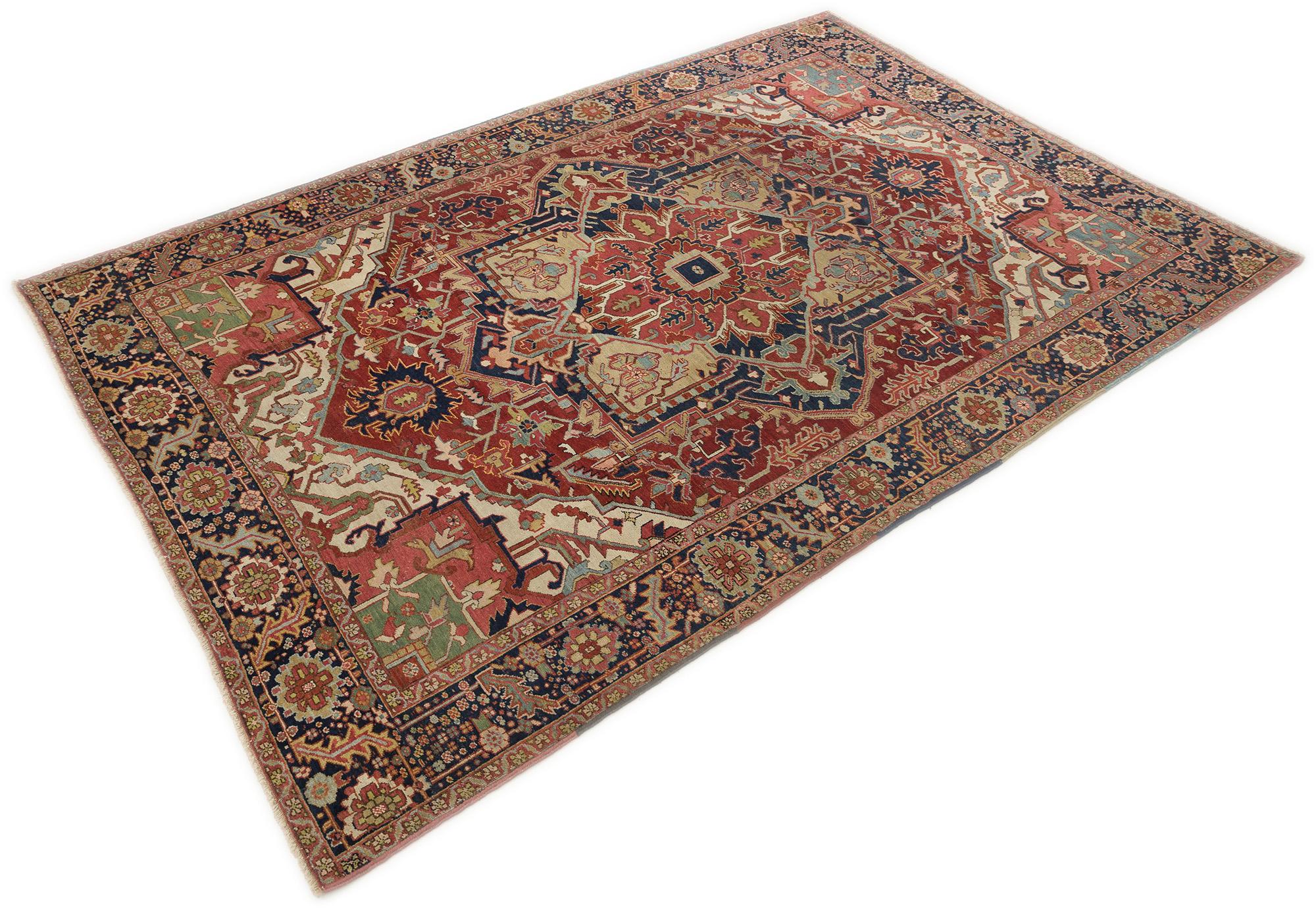 Antiker Serapi Teppich, handgeknüpft, 10.2x7 ft - Rot, Marine und Elfenbein (Persisch) im Angebot