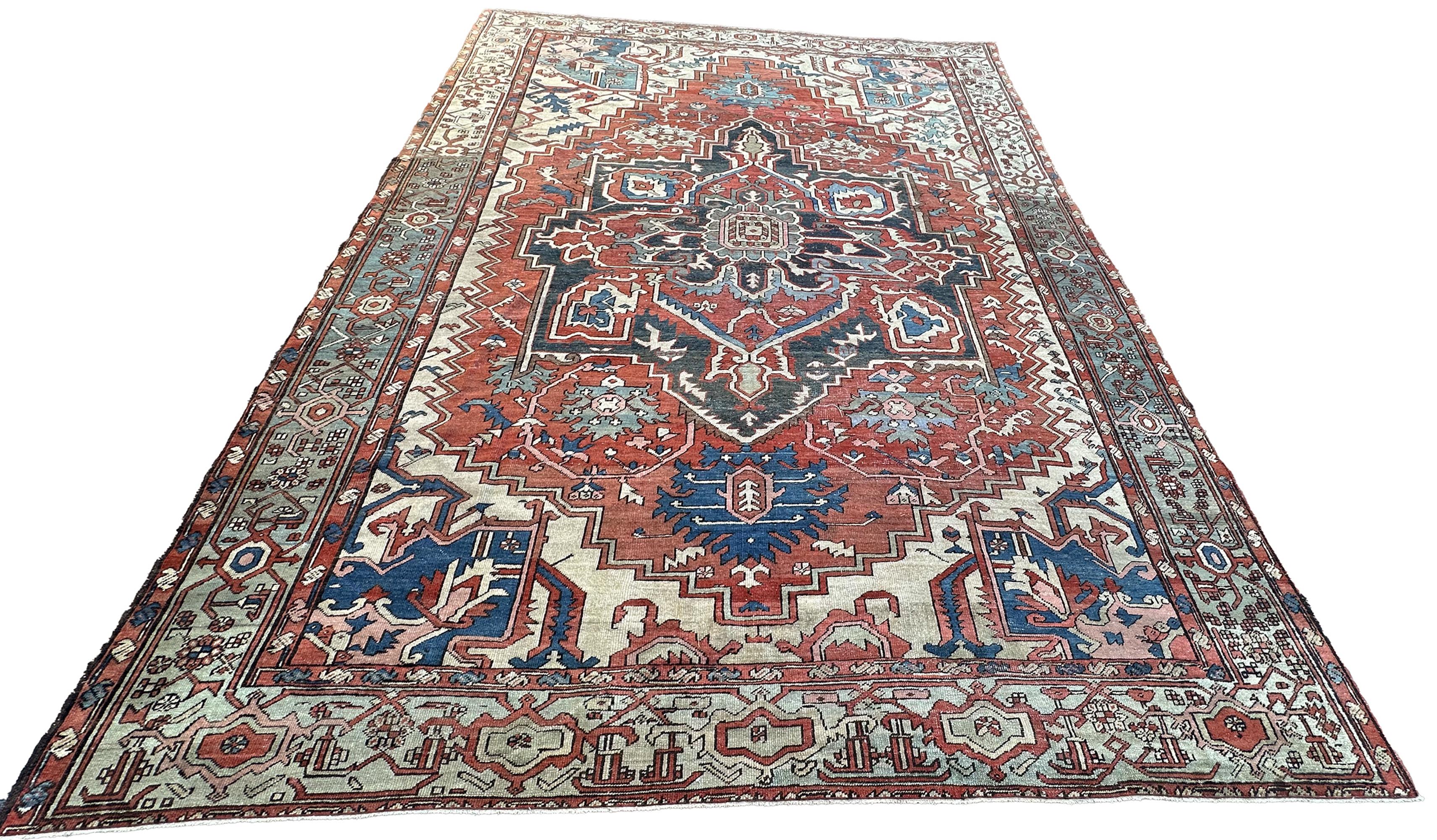 Antique Serapi Rug Handmade Persian Rug 10x13 Geometric Carpet c.1880 im Zustand „Gut“ im Angebot in New York, NY