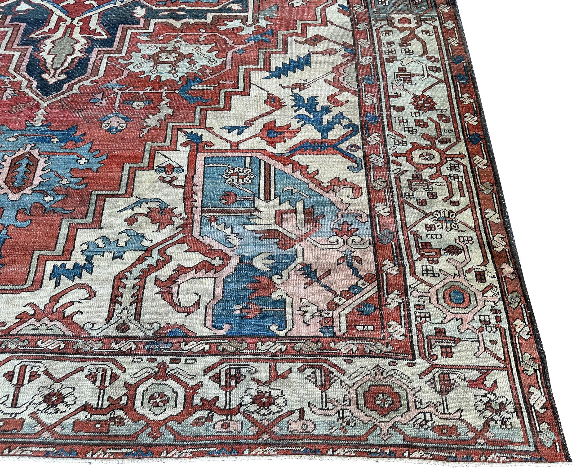 Antique Serapi Rug Handmade Persian Rug 10x13 Geometric Carpet c.1880 (Wolle) im Angebot