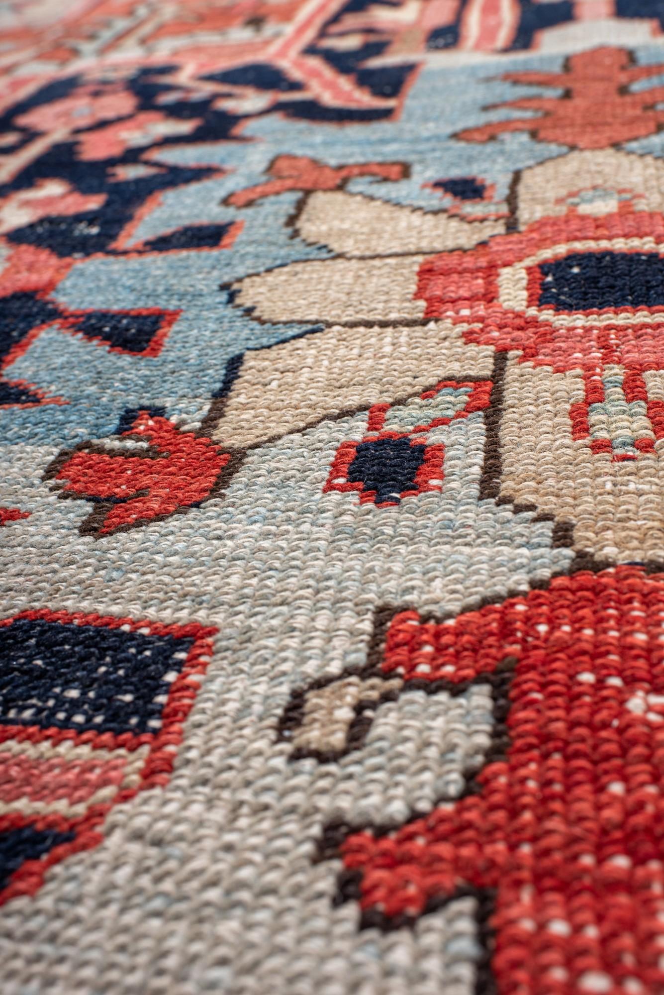 Antique Serapi Rug with Radiant Medallion and Cream Corners In Good Condition For Sale In New York, NY